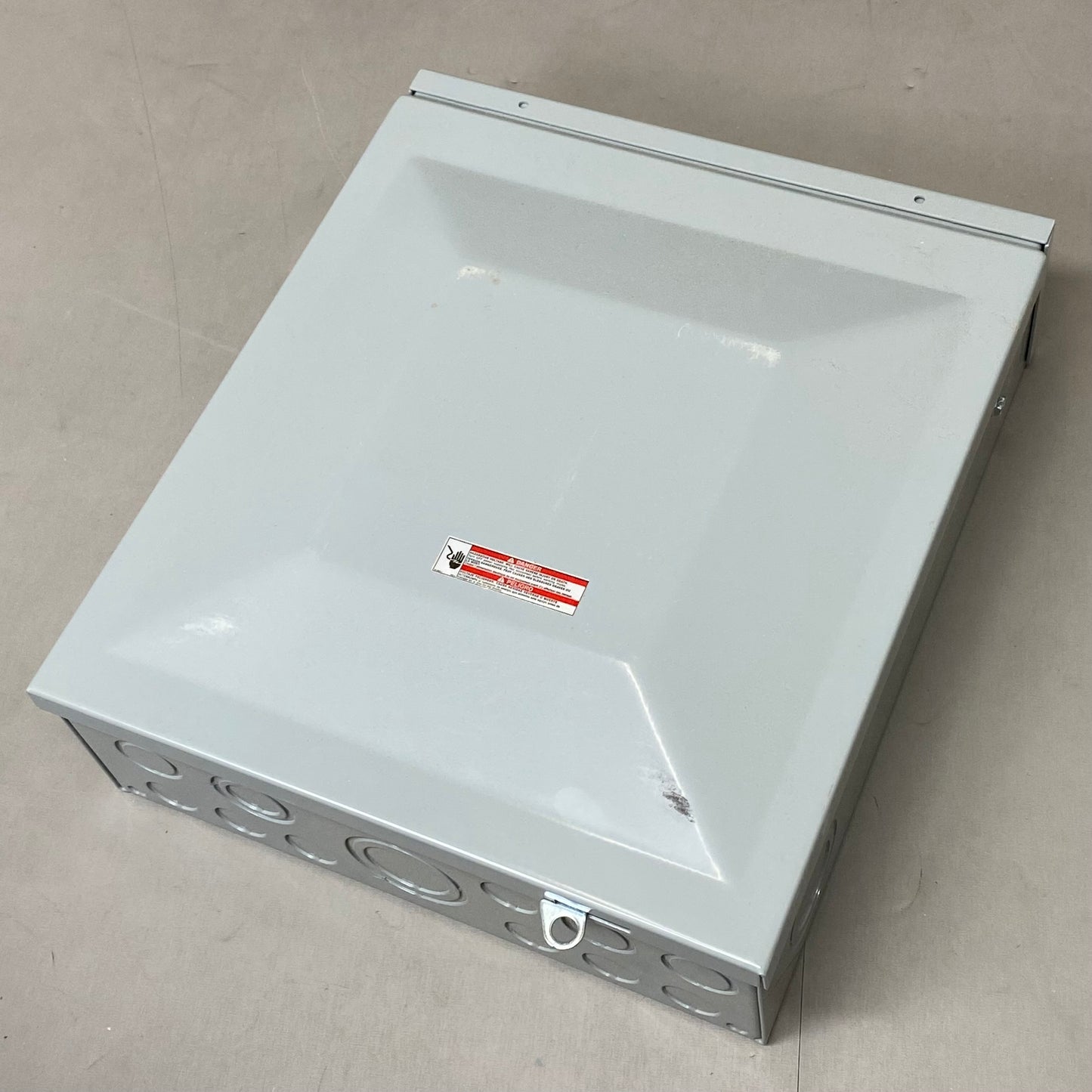 EATON CORPORATION Main Lugs Load Center 13"x11"x3.56" Grey BR816L125RP