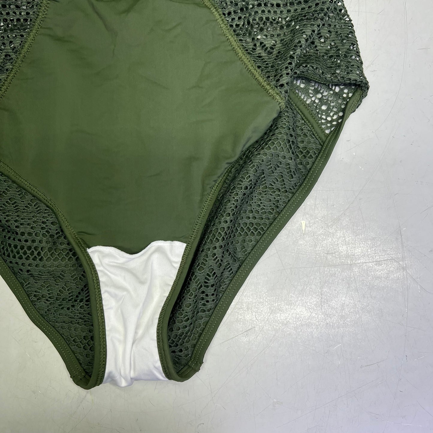 CHARMO Solid Cross Plunge Crochet One Piece Swimsuit Women's Sz M Olive Green