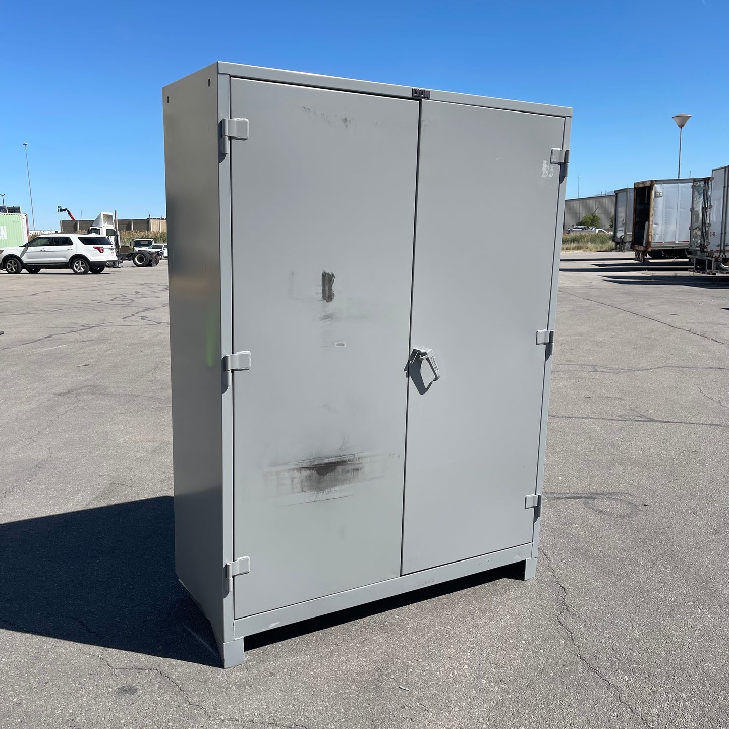 Z@ Pallet of LYON Heavy-duty Storage Cabinet 82”x60”x24” Dove Grey DD1149 (AS-IS)
