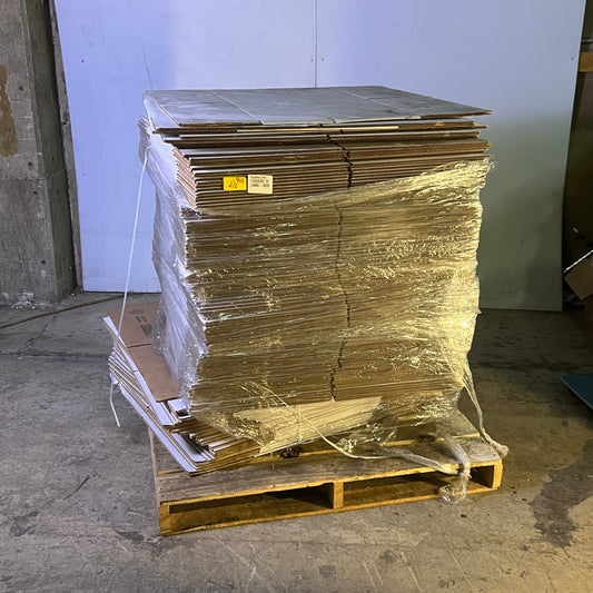 ZA@ Pallet of White Boxes Sz 16 x 16 x 16