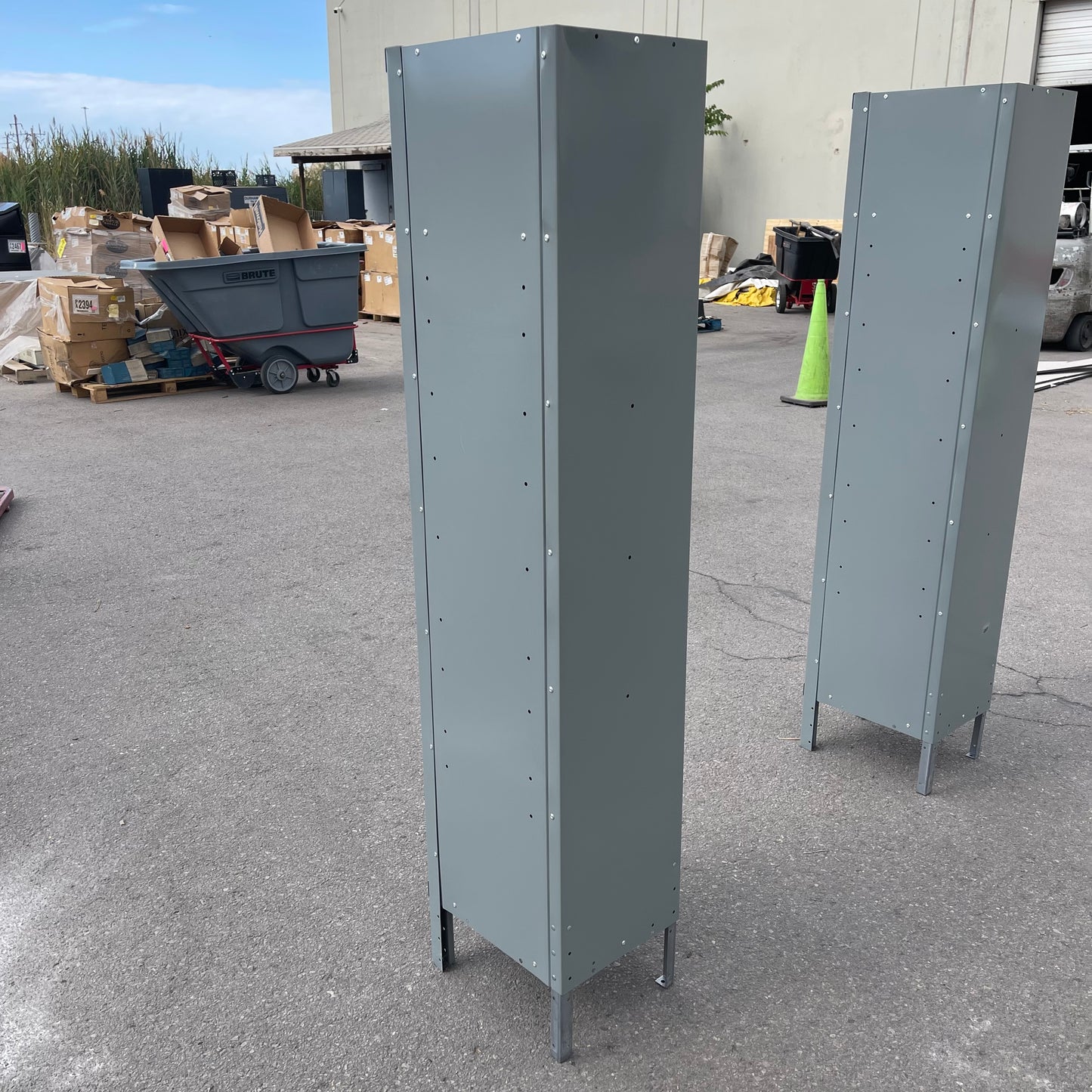 ZA@ HALLOWELL One Wide, Single Tier Locker Grey (AS-IS)(B)