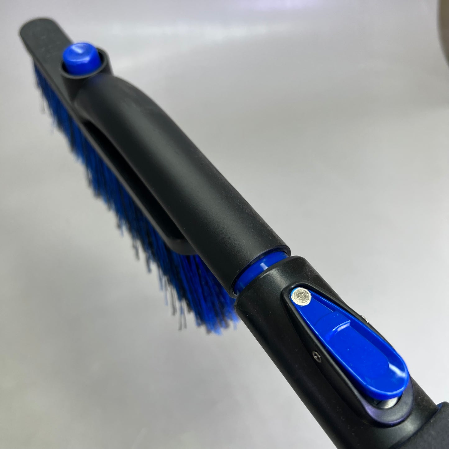 MAXX FORCE (2 PACK) Snowbrooms Extends to 50" Reach Window Scrapers, Blue