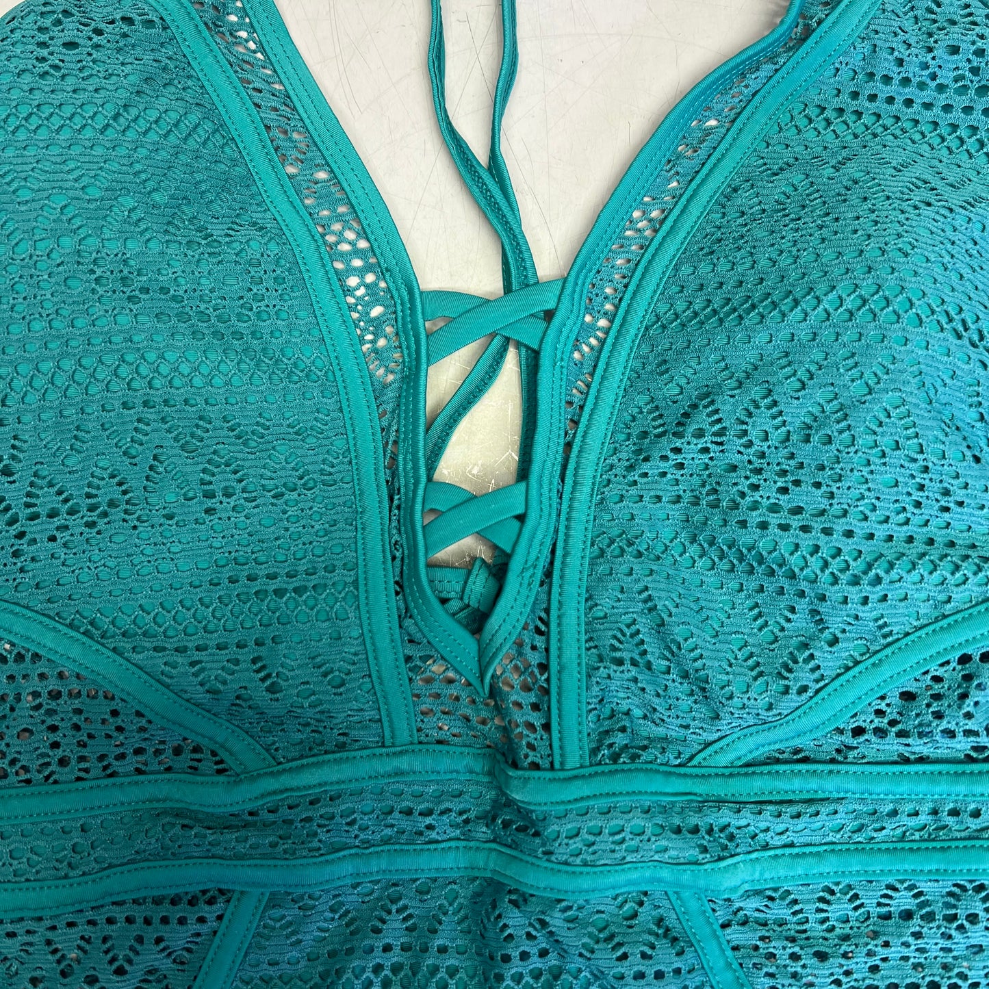 CHARMO Solid Cross Plunge Crochet One Piece Swimsuit Women's Sz M Aqua Blue
