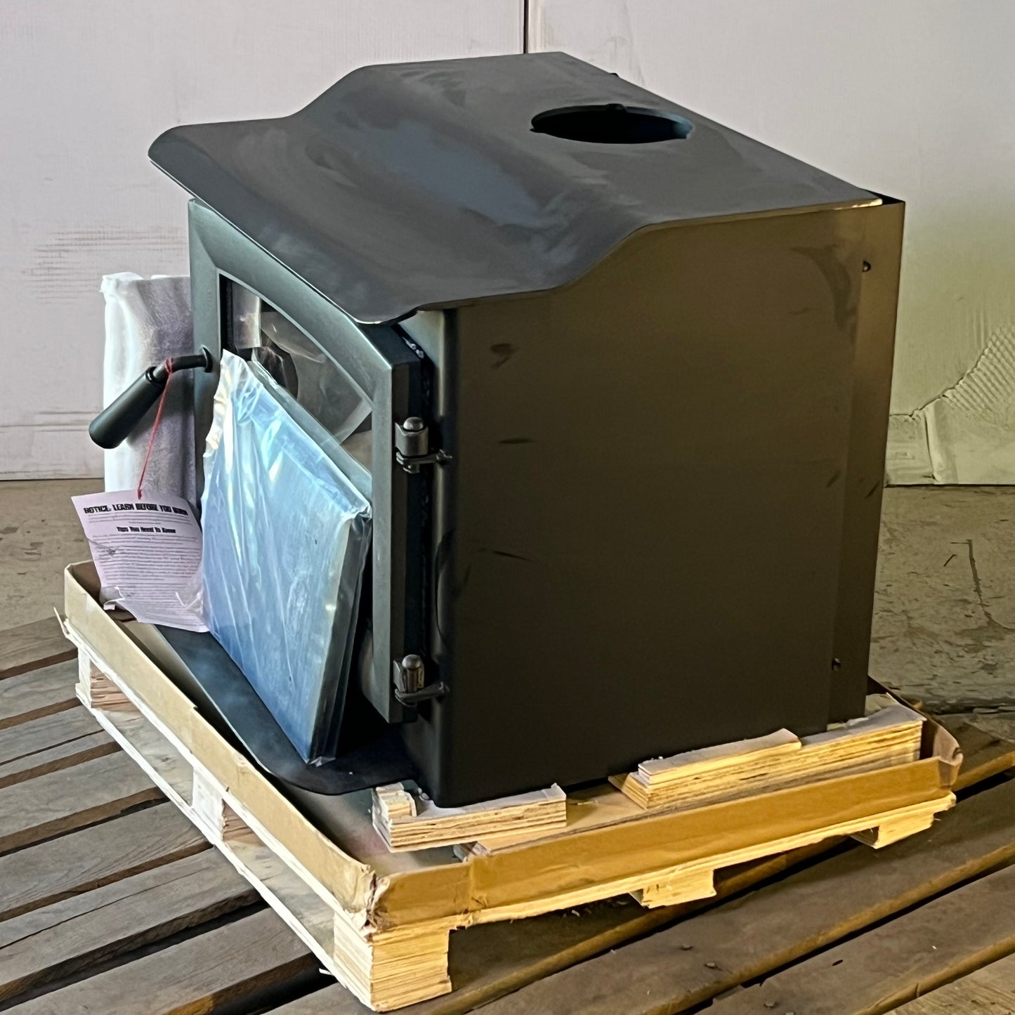 ASHLEY HEARTH Firewood Indoor Stove 68,000 BTUs 1,200sq Ft Black AW1120E-P