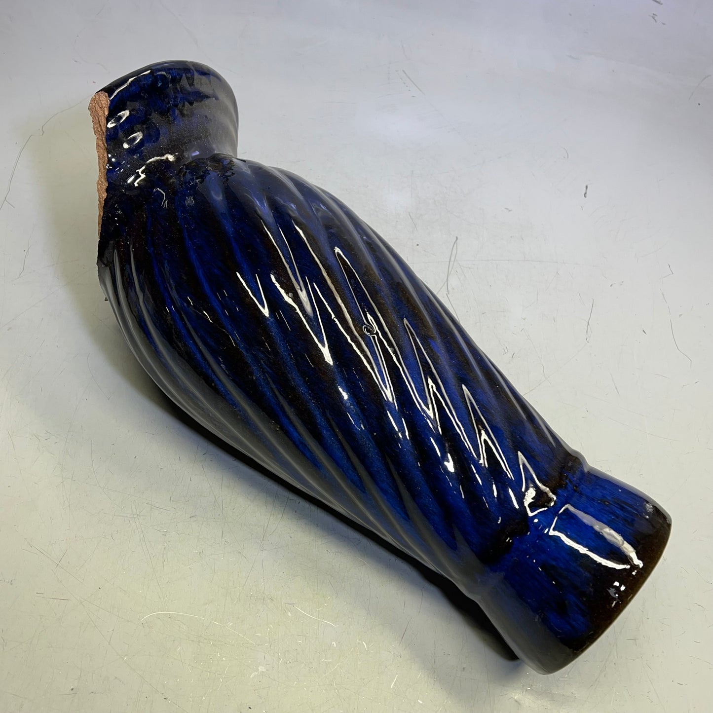 ZA@ Glazed Pottery 2 Piece Swirl Stand Bird Bath 22" L x 20" Dia Deep Blue (DAMAGED)