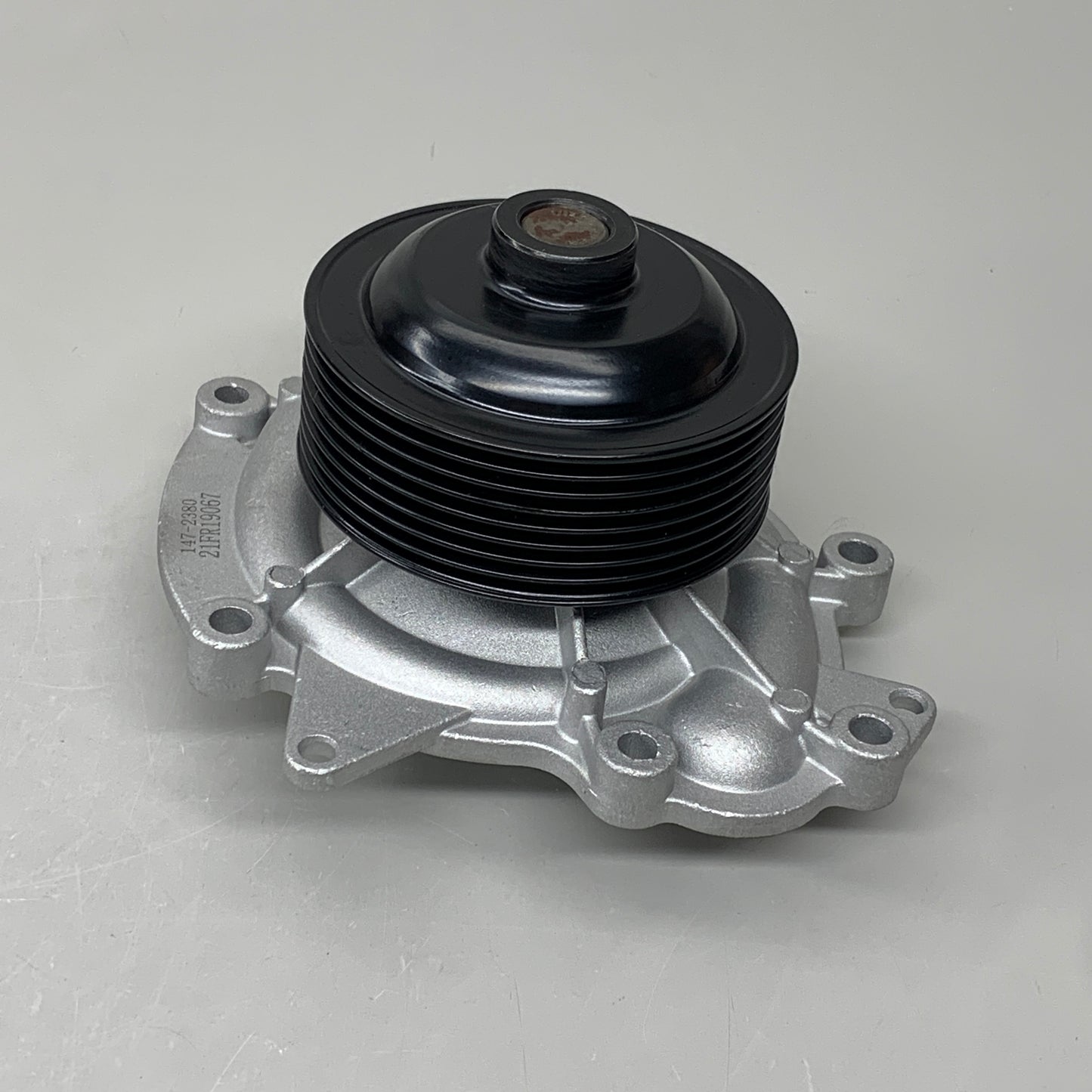 GMB Aluminum Engine Clockwise Water Pump for Mercedes-Benz Cars 188580 147-2380