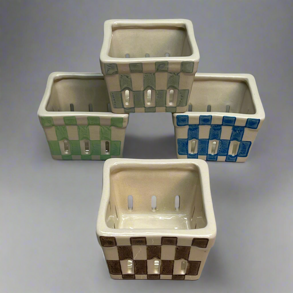 CREATIVE CO-OP Hand-Painted Stoneware Berry Basket 4"x2-3/4"HMulticolor DG0460A