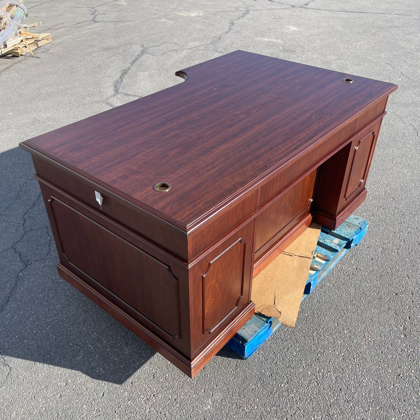 DARRAN Traditional Executive Desk Mahogany