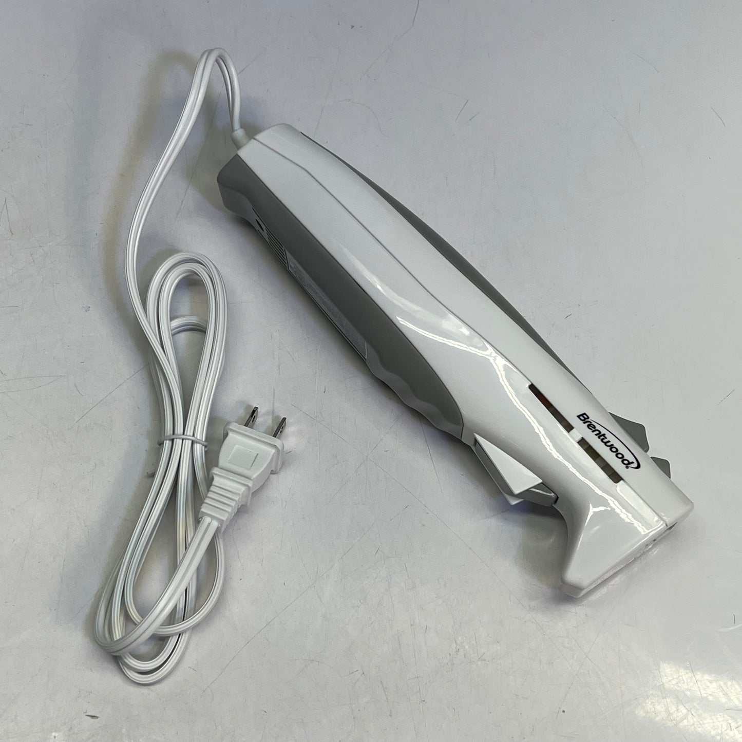 BRENTWOOD  Electric Carving Knife Trigger Operation 7" 110w 5' White TS-1010
