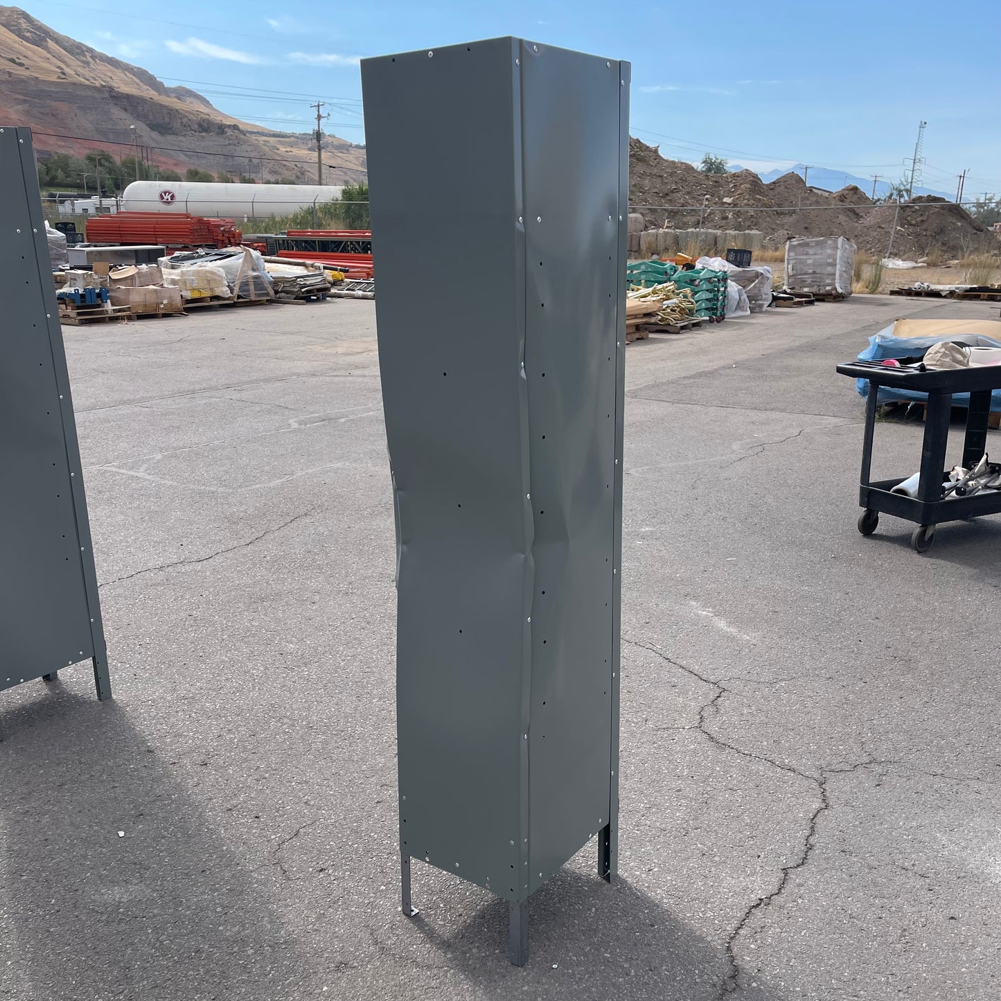 ZA@ HALLOWELL One Wide, Single Tier Locker Grey (AS-IS)(C)