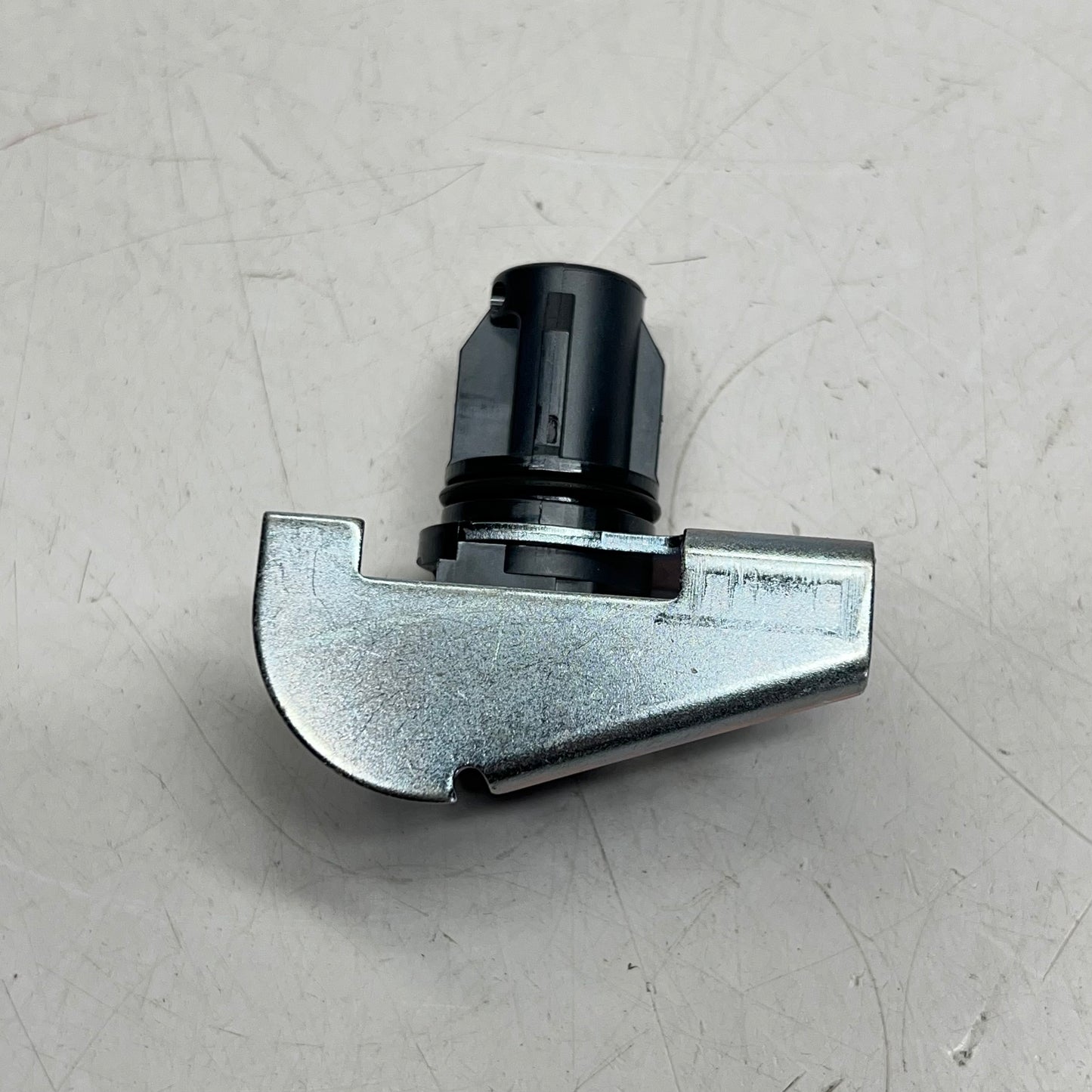 GM Genuine Parts Engine Camshaft Position Sensor Female Connector  12575483