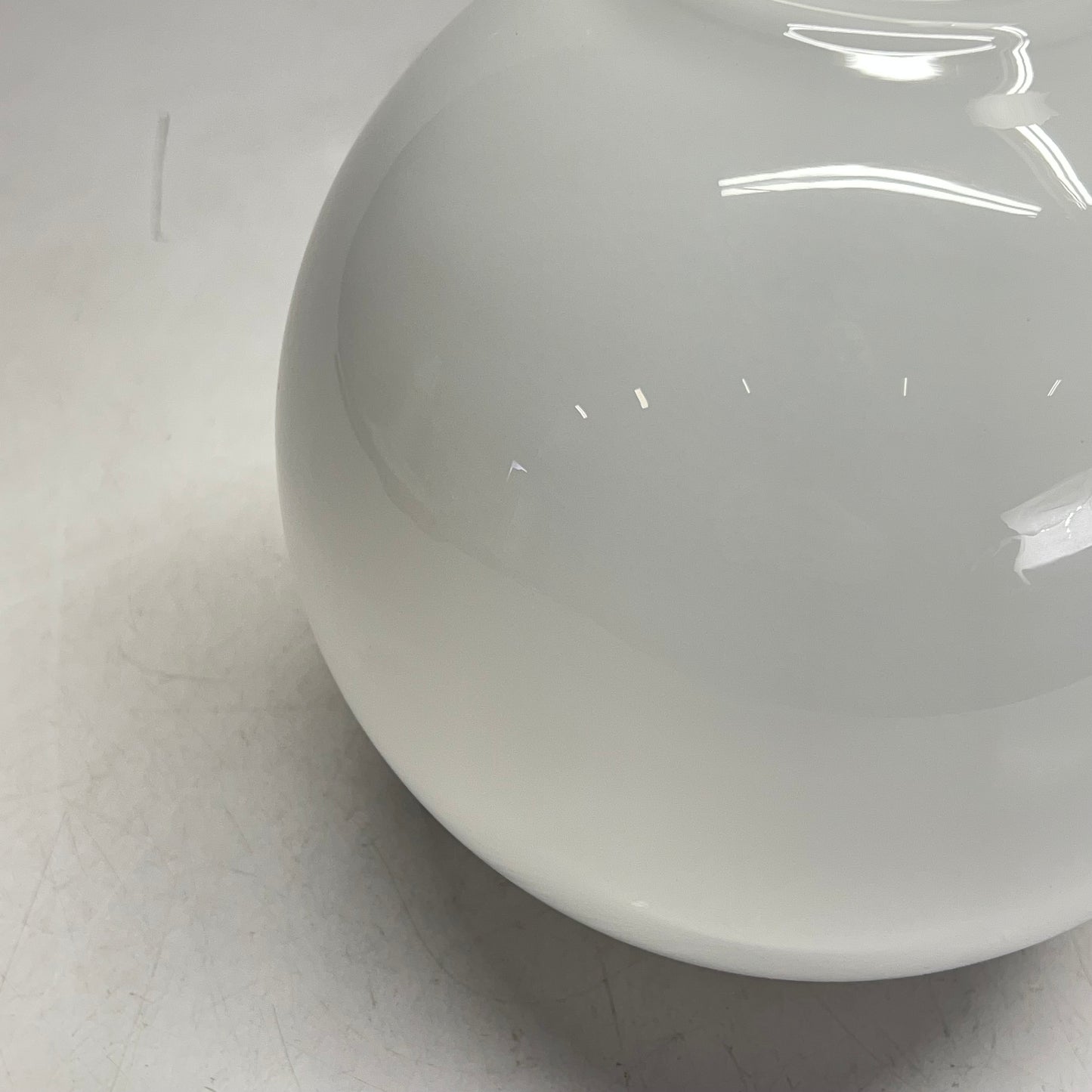 White Globe Sphere Lamp/ceiling Shade Replacement  ~7" Dia White/Black