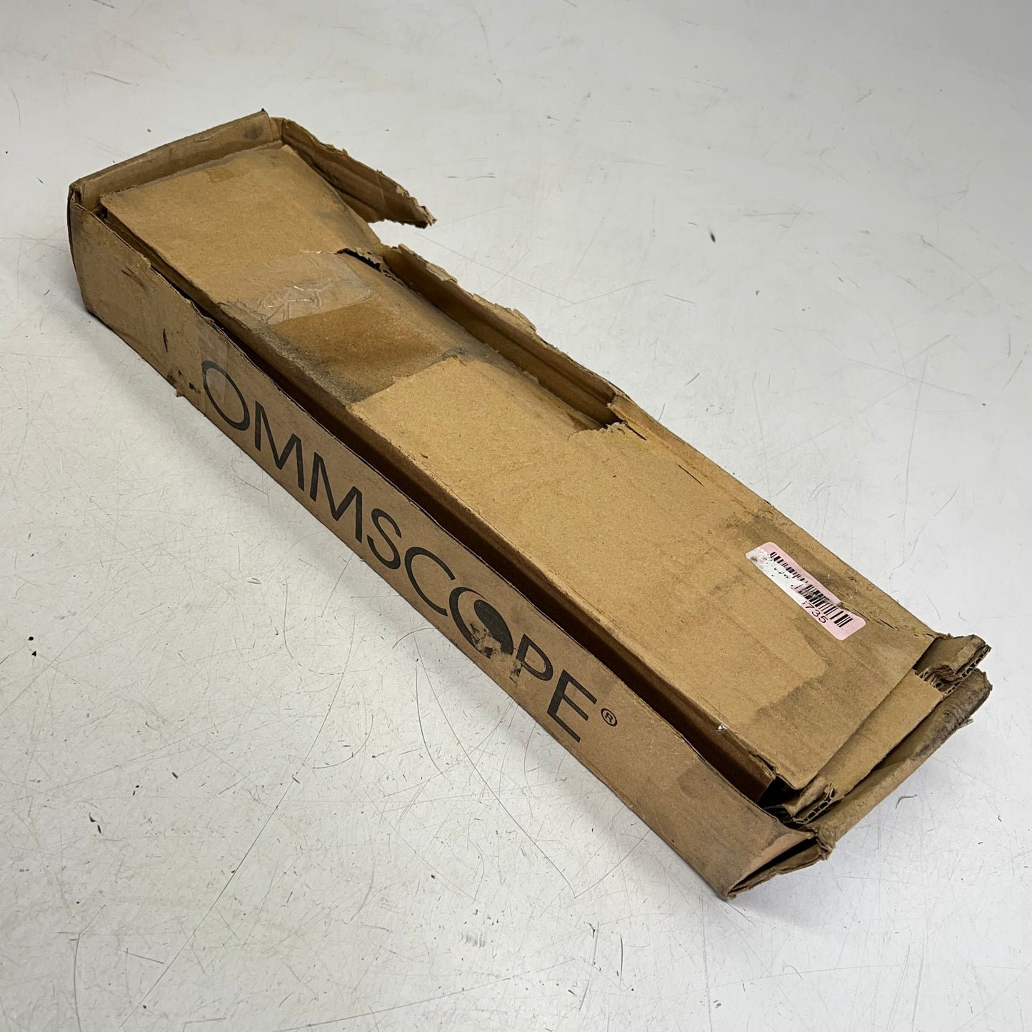 COMMSCOPE Patch Port  Cat 6 48 Port 2U UTP Black UNP-6-DM-2U-48 (Distressed Packaging)