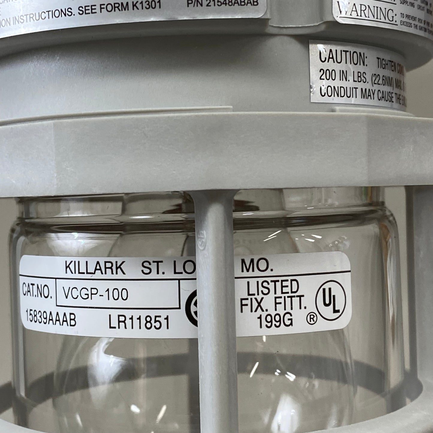 SPEAKMAN Vapor Proof Hazardous Non-Metallic Light 14" L x 5" W Clear/White VPL-C1D2