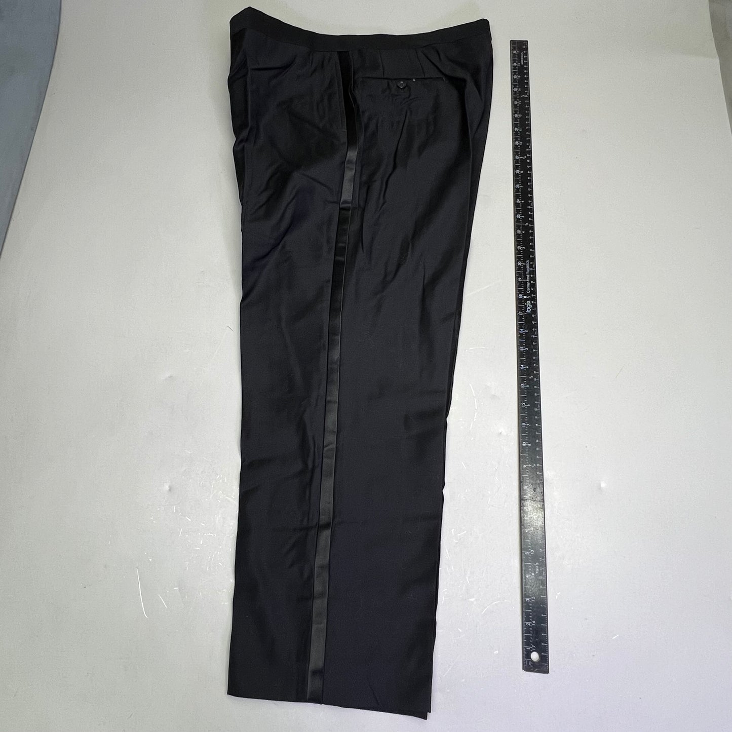 JOS A BANK Tailored Fit Button Up Suit Set  17 1/2-84 Black & White