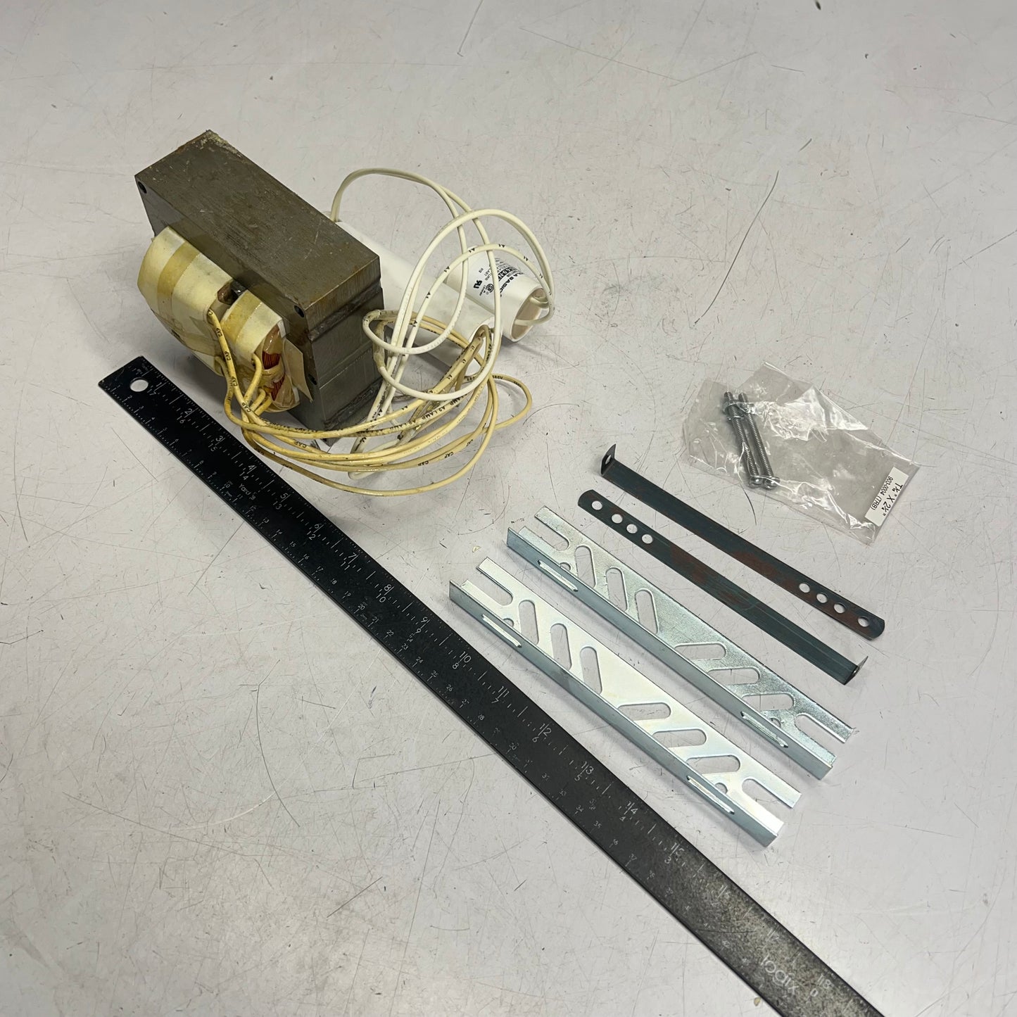 ISB SOLA Pulse Start Metal Halide Ballast Kit 320W 480V E-871-DD-320 (Used)