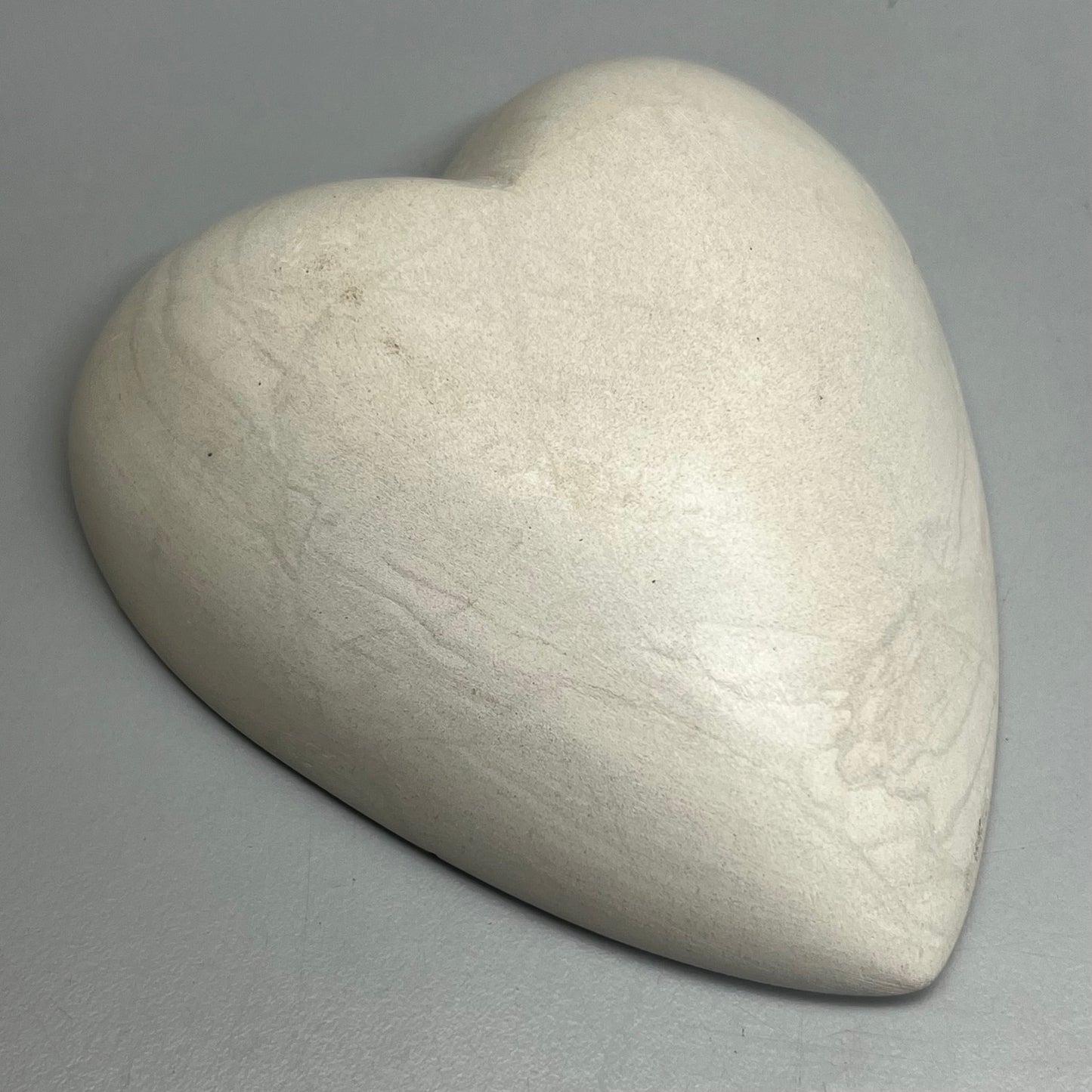 KALALOU Hand-Carved Stone Heart Bowl - White A6199