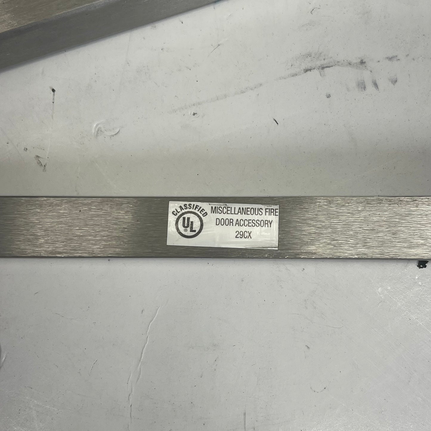 ARCHITECTURAL BUILDERS 4400 Series Surface Mount Overhead Stop & Holder 4424RA