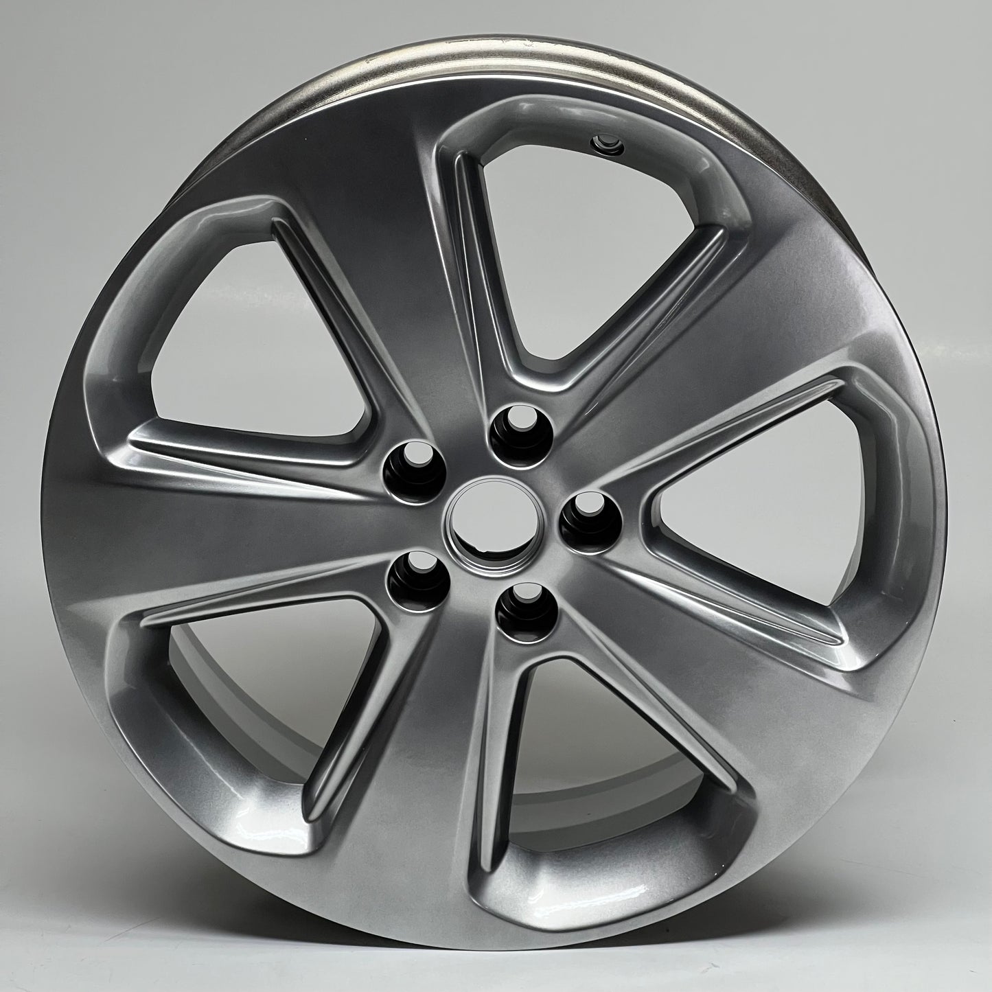 BLACKBURN 2013-2016 Chevrolet Buick Encore 18" OEM Wheel Rim 25280-0400