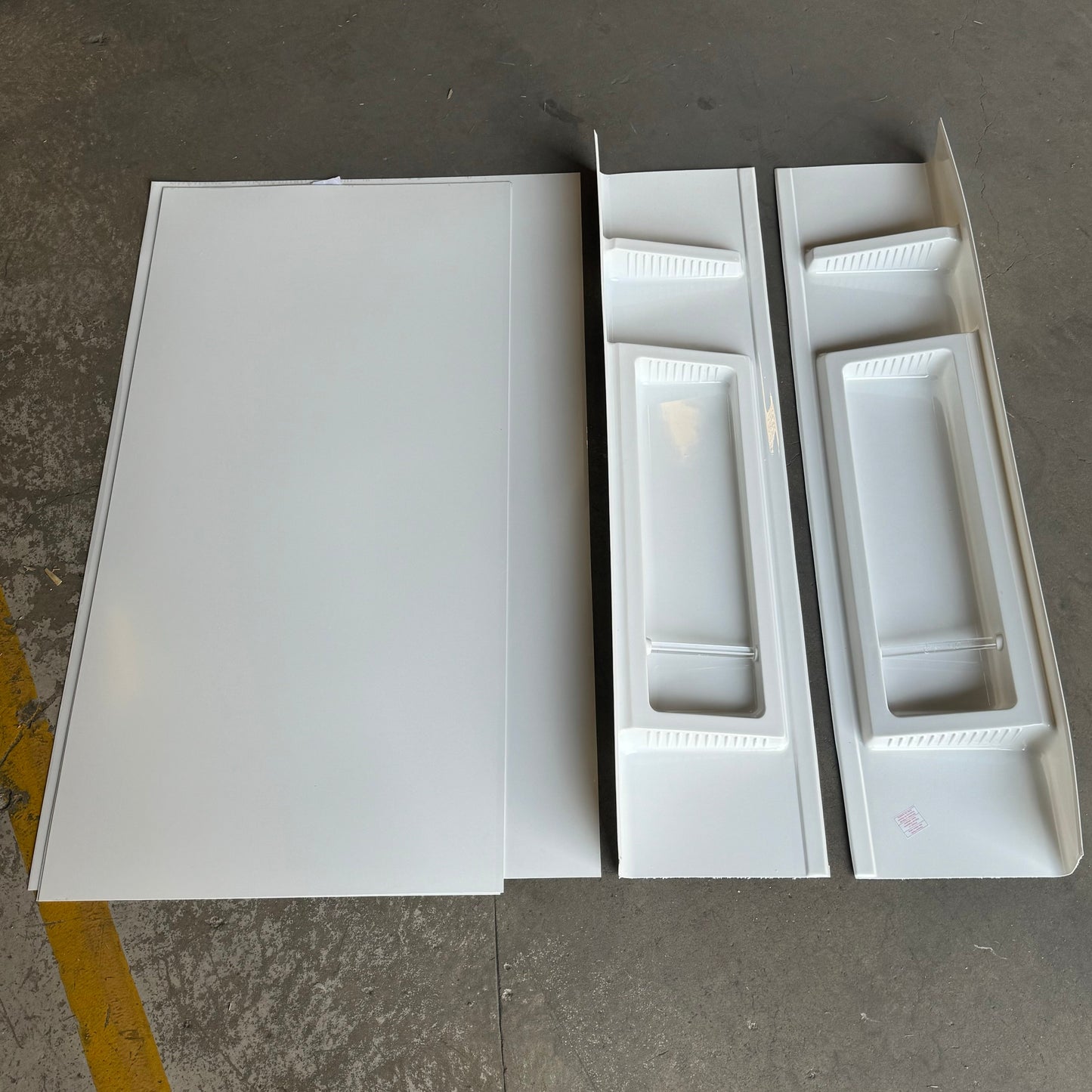 ZA@ MAAX 5-Piece Tub Wall Kit 48”-61”x30”-34”x59” Polystyrene White A