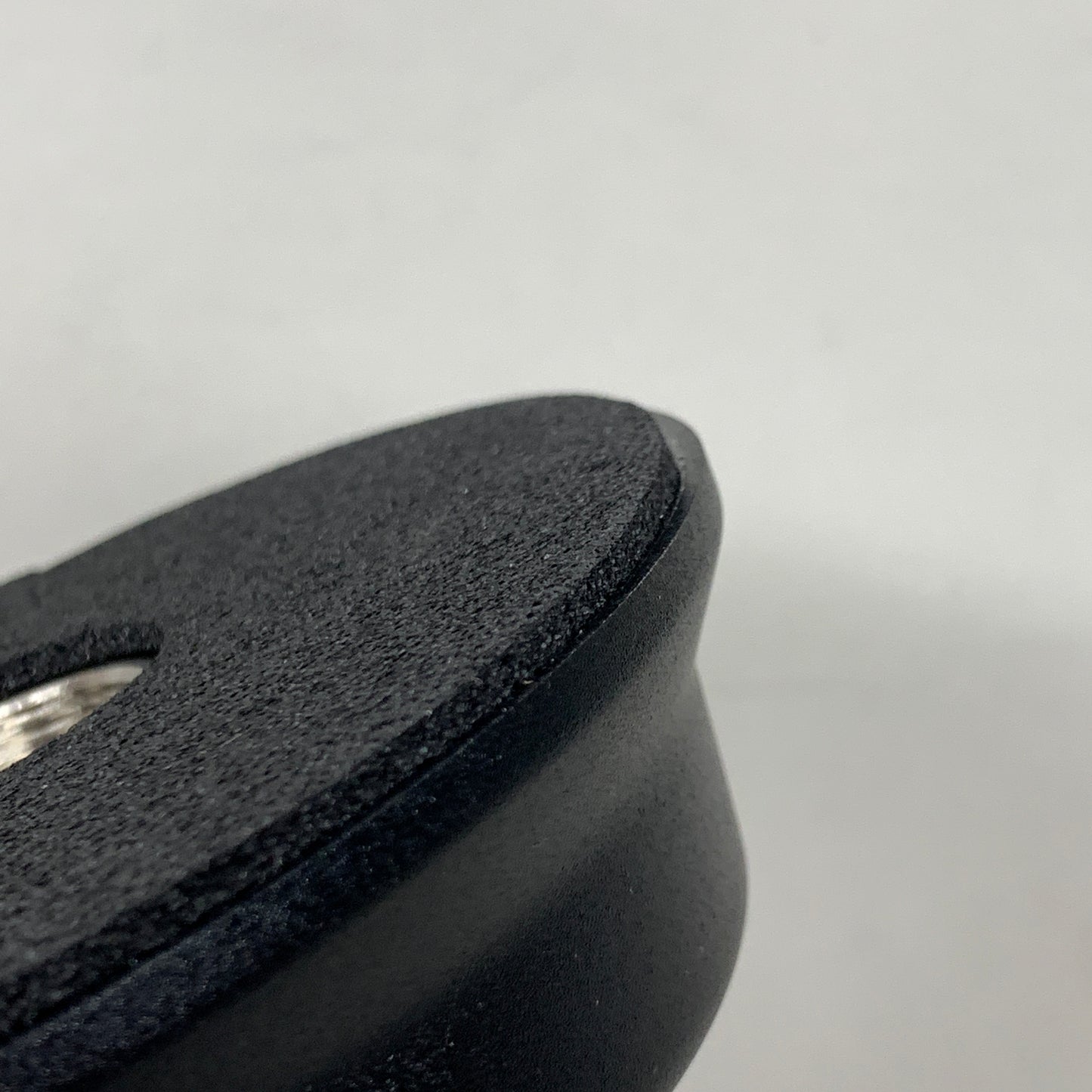 PULSE Black Low Profile Unity Gain Antenna For a 490-512 MHz LP490NMO