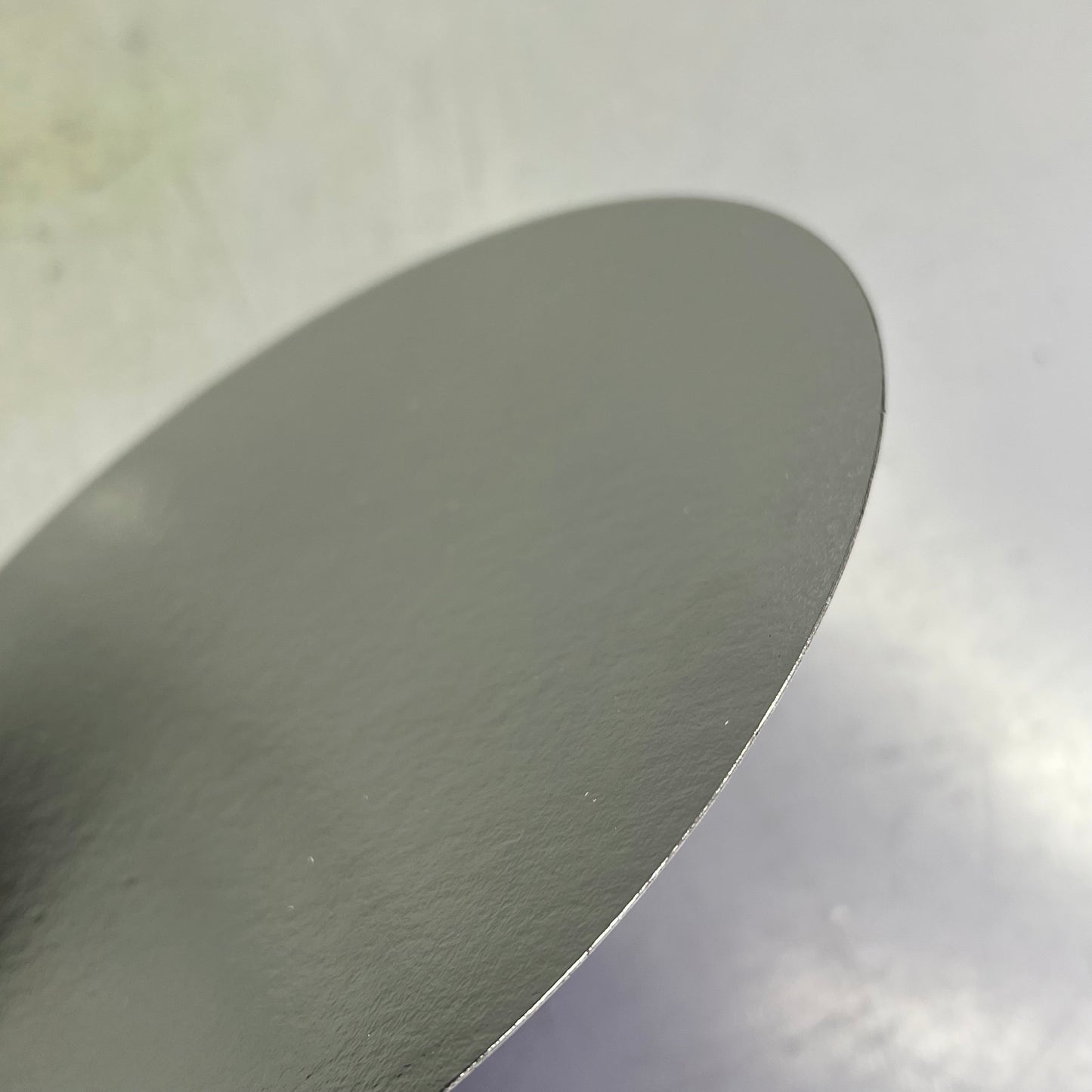 ZA@ WESTERN PLASTICS (500 PACK) Round Board Lids 9" Dia Silver/White 509LL