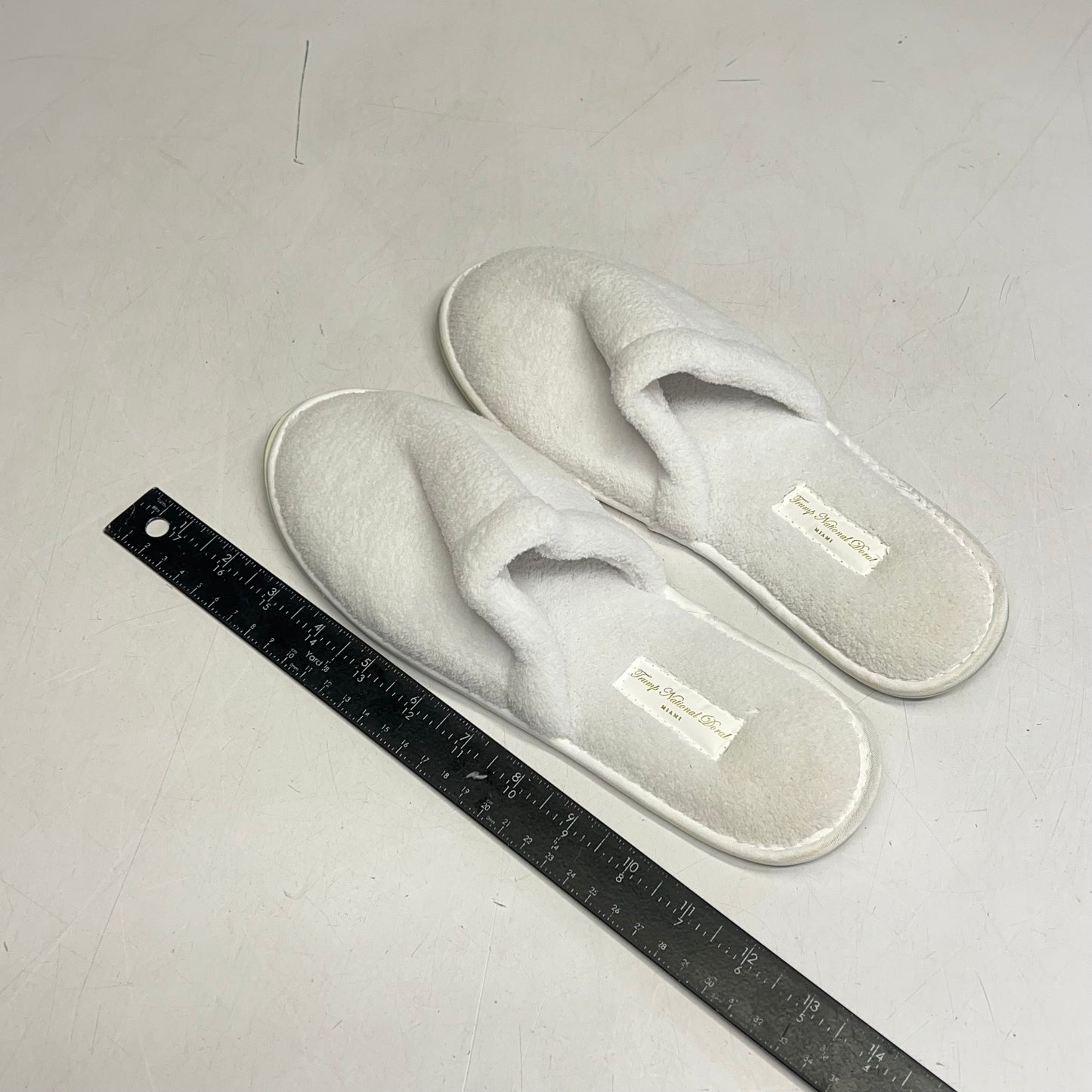 TRUMP NATIONAL DORAL MIAMI Spa Slippers  Men's Sz 12 Women's Sz 14 White