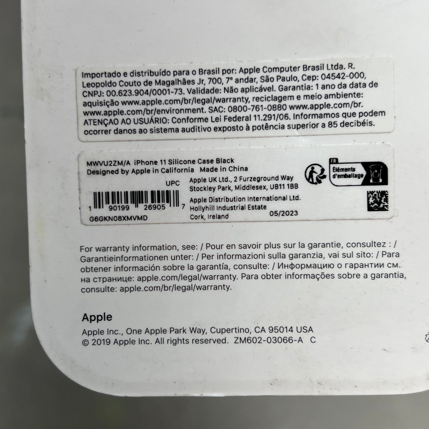 APPLE iPhone 11 Silicone Case Microfiber Lined Case Black MWVU2ZM/A (Return)