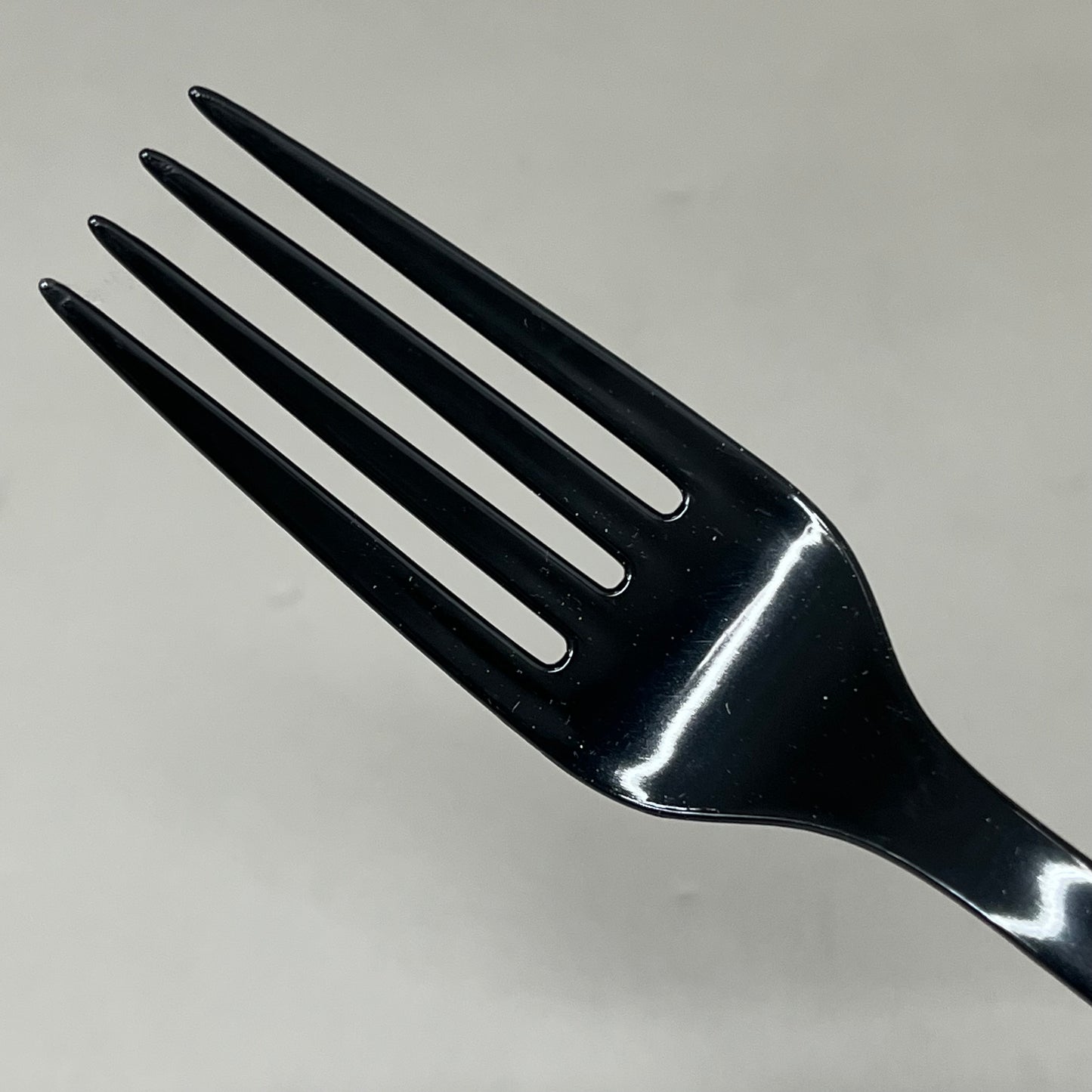 ZA@ NORTH COAST (500 PACK) Heavy Weight Polystyrene Individually Packaged Forks w/ 2-Ply Napkin Black As-is