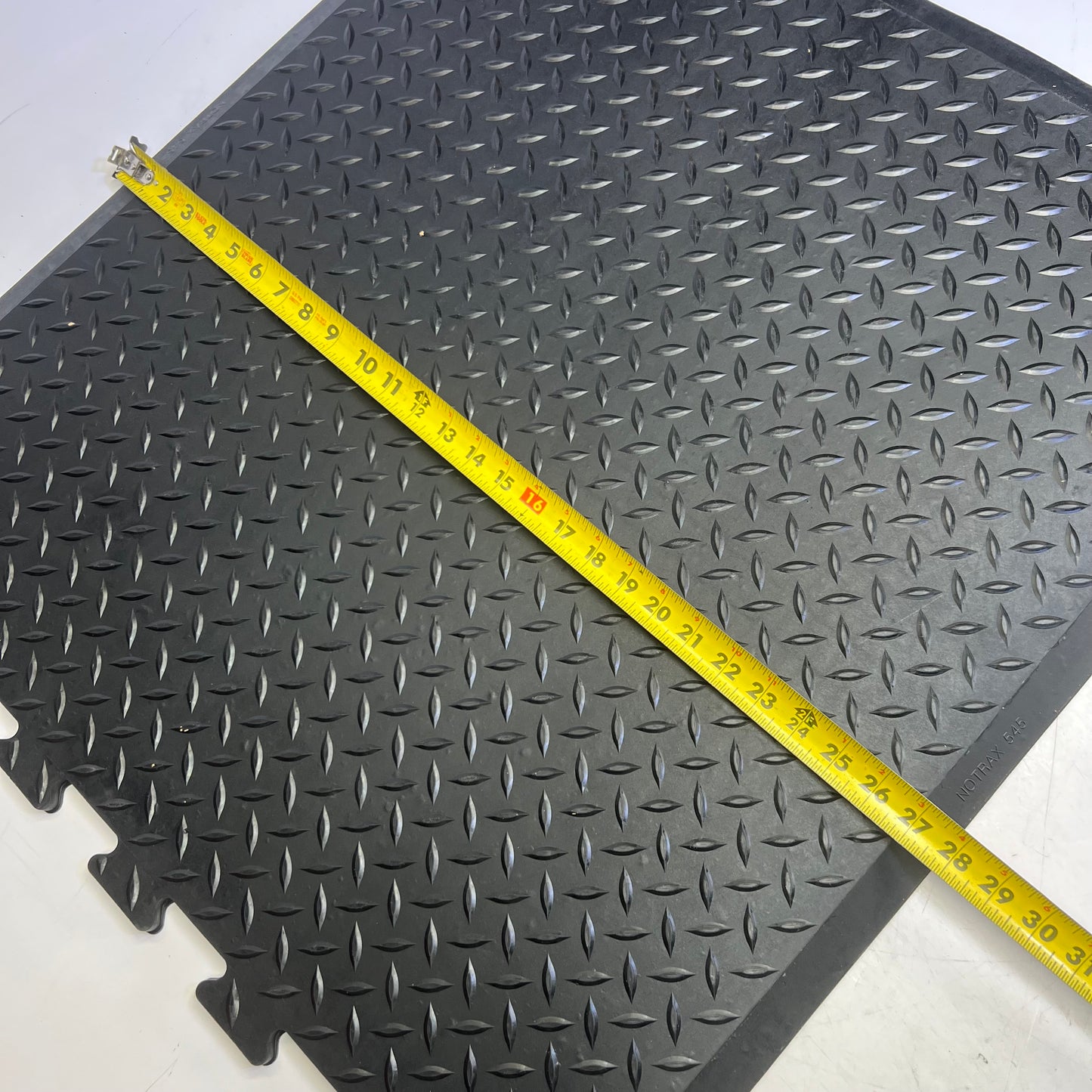 NOTRAX Rubber Modular 545 Diamond Top Interlok Center Sz 28" x 31" 545E2831BL