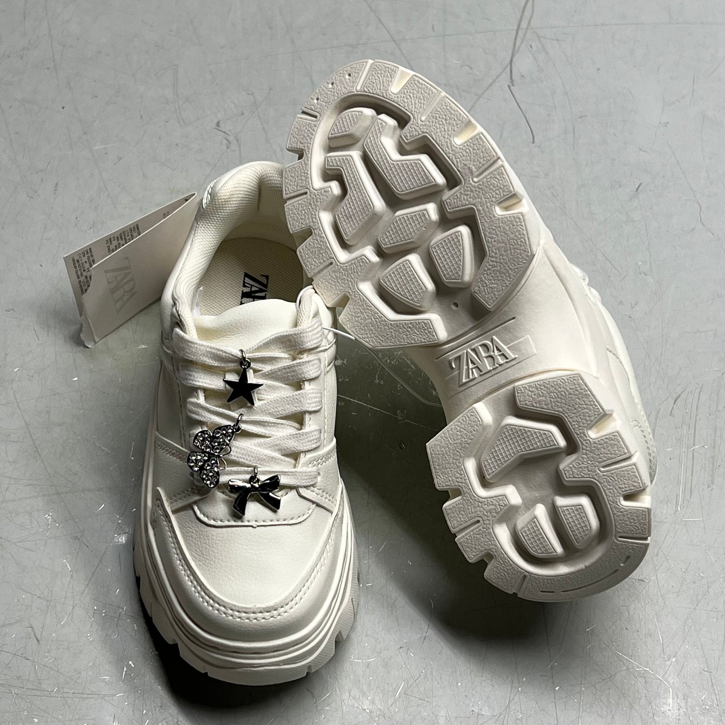 ZA@ ZARA Lot of Pullover Hoodie & Crewneck Tee Shirts W/ Shoes Girl's Sz 6/7 Multicolor