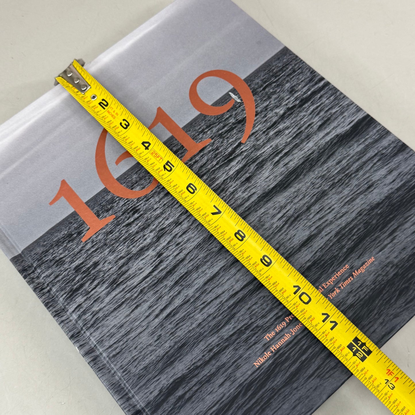 THE 1619 PROJECT: A VISUAL EXPERIENCE Nikole Hannah-jones & the New York Times Magazine (New (Good))