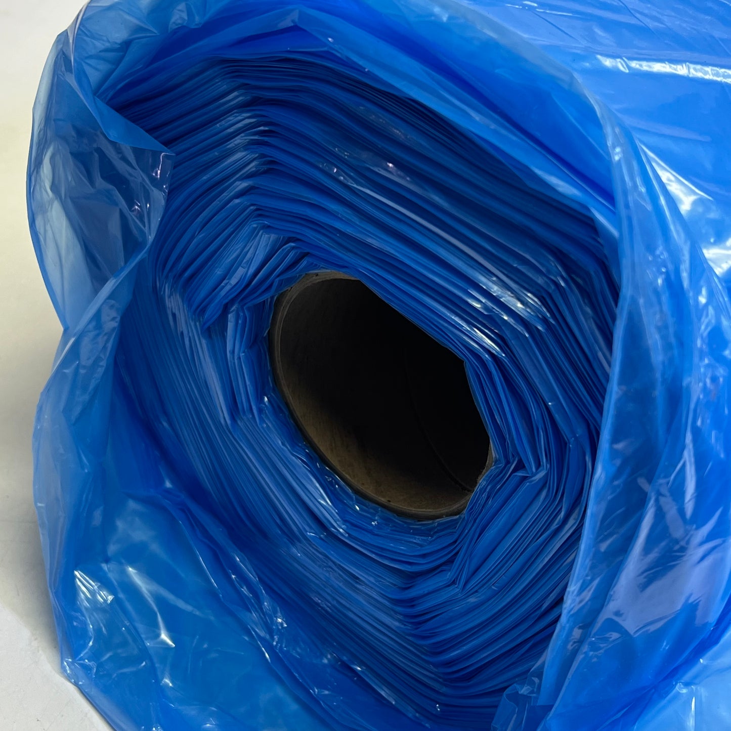 ZA@ VERTIV (100 BAGS) Roll of Bags 131.5x21x.00075 Blue