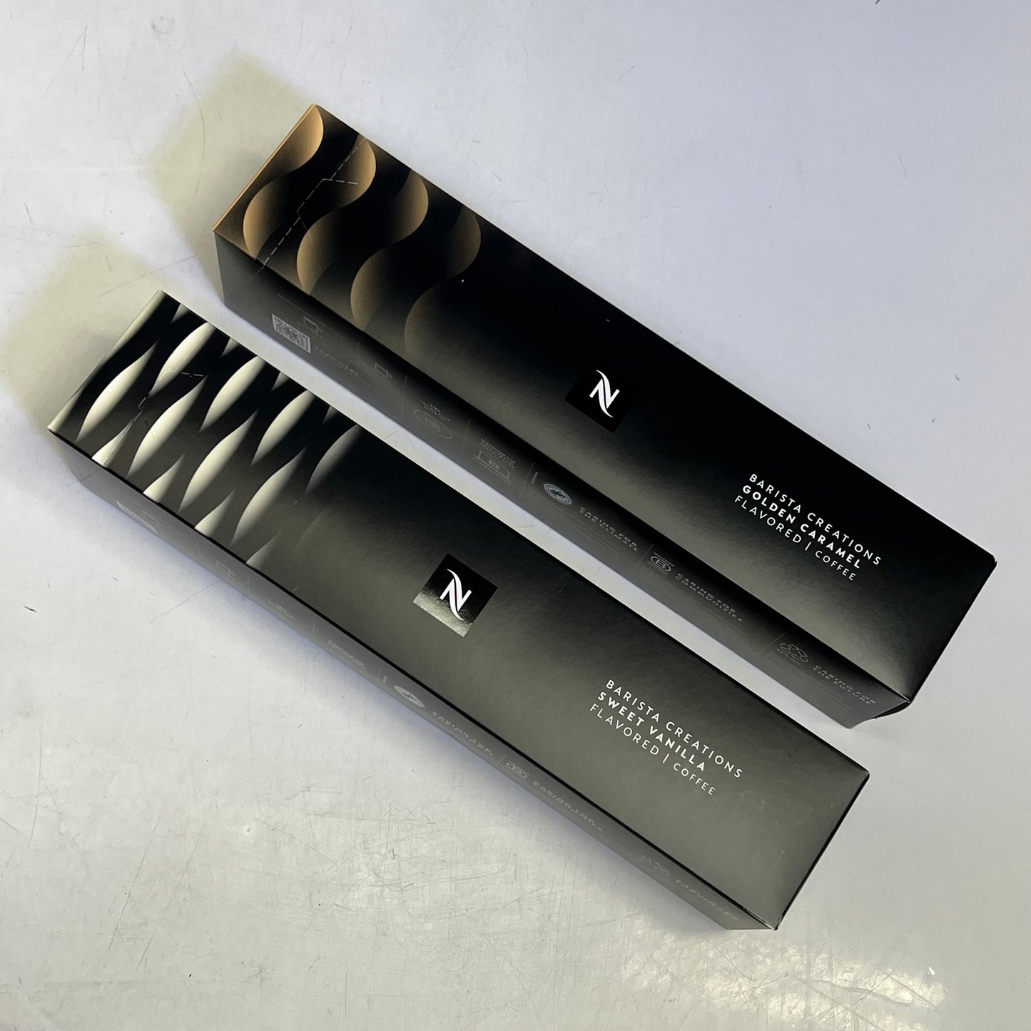 NESPRESSO Ultra Quiet Vertuo Next By De'longhi Coffee Kit Black/Silver ENV120CAE