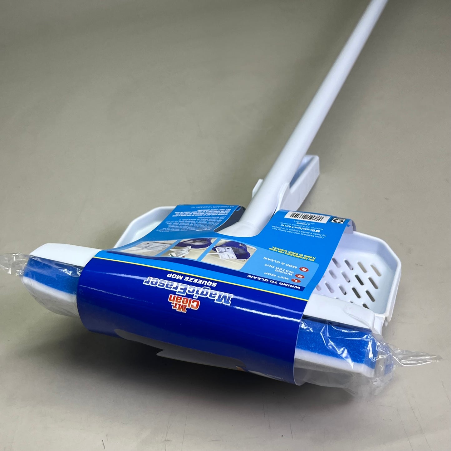 MR. CLEAN Magic Eraser Squeeze Mop Sz 52”H White/Blue 446642