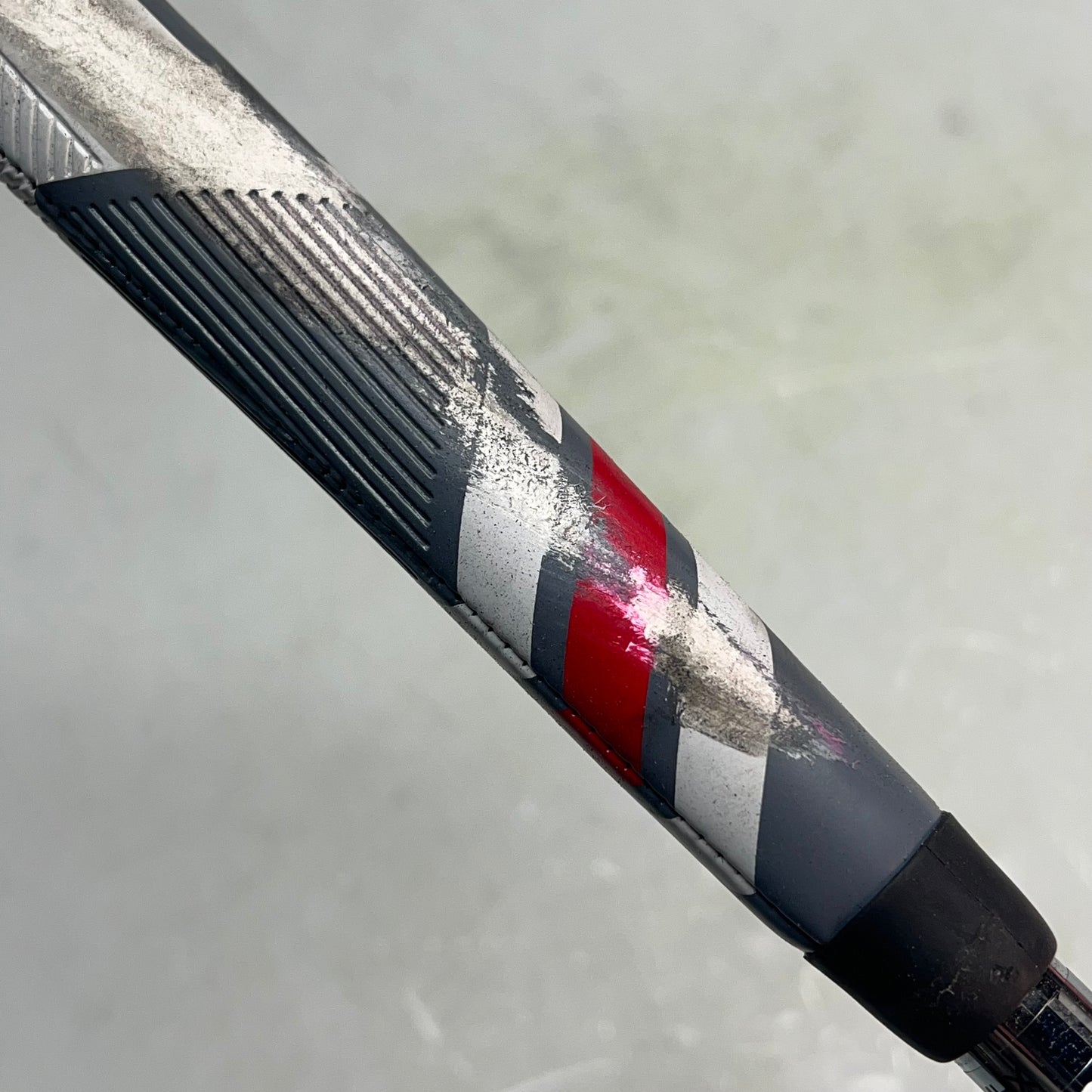 ZA@ WILSON Harmonized X1 Putter RIGHT Standard Grip 34" Chrome/Grey WG1R03690134 (As-Is) Distressed Handle Grip (See Images)