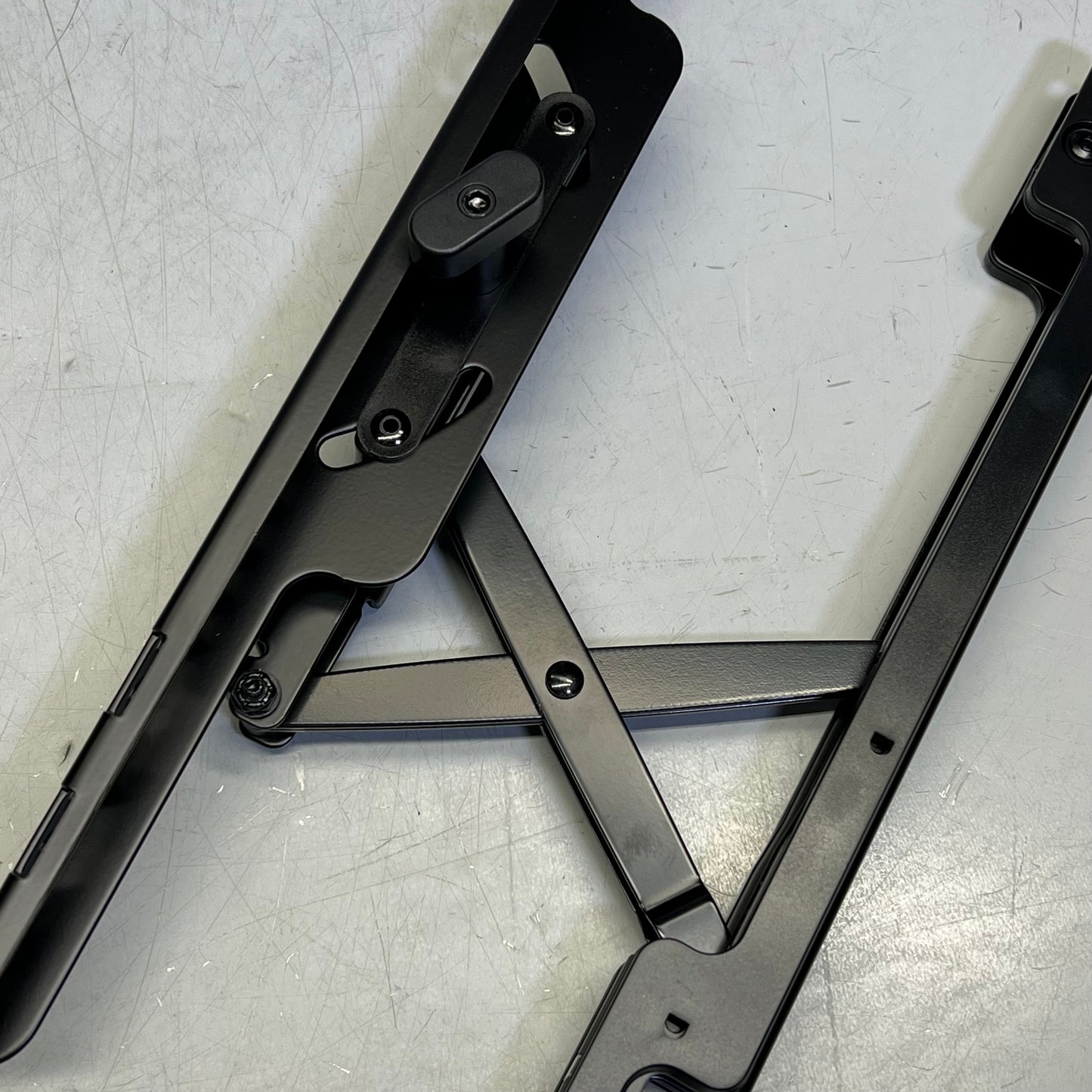 SANUS Advanced Tilt 4D TV Mount Extends 6.8" 42"-90" Up To 150lbs VLT7-B2