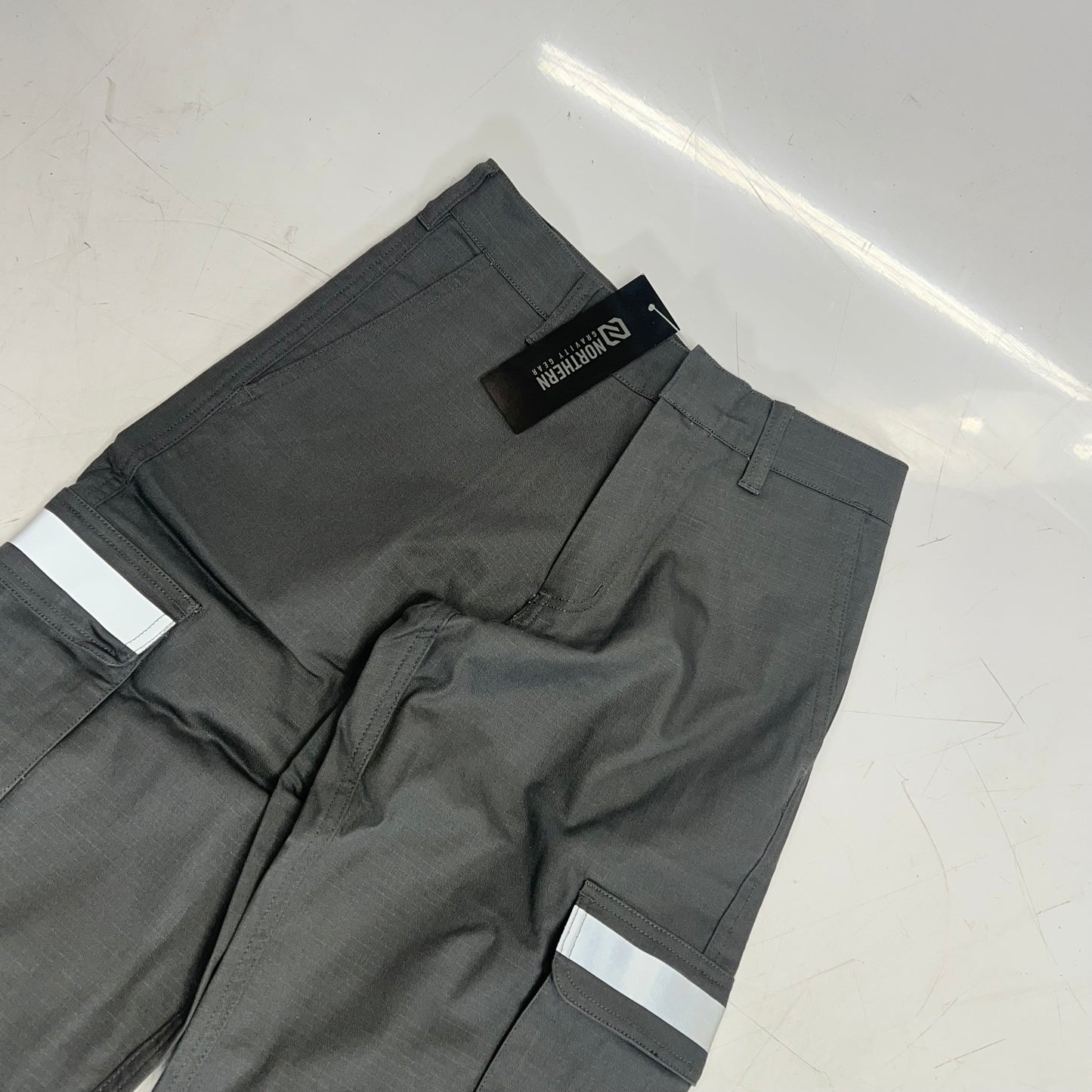 NORTHERN GRAVITY GEAR Cargo Reflective Pants Flame Resistant Boy's Sz 2x32 Grey