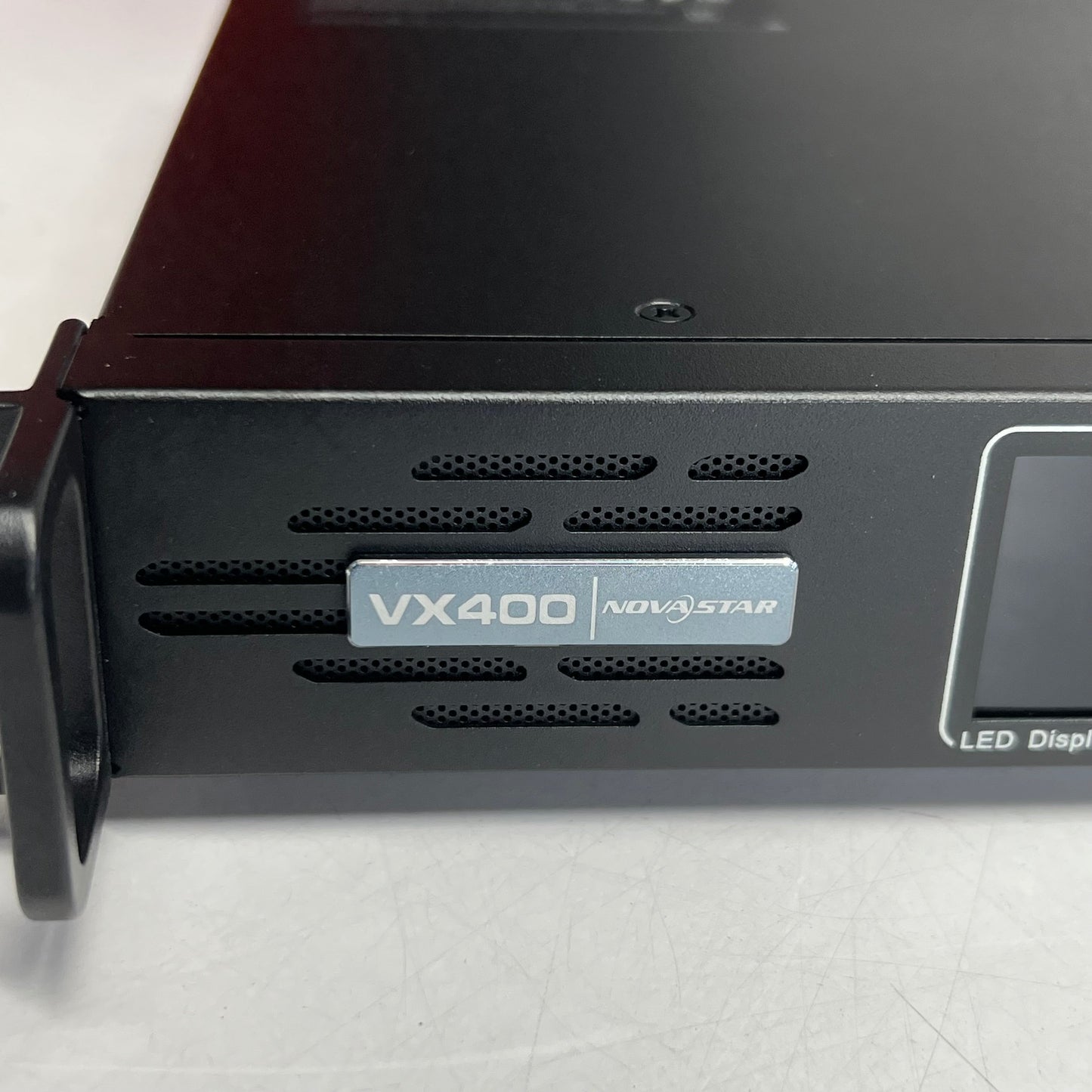 NOVASTAR All-in-One Video Controller Processor Sz 10" x 19" VX400