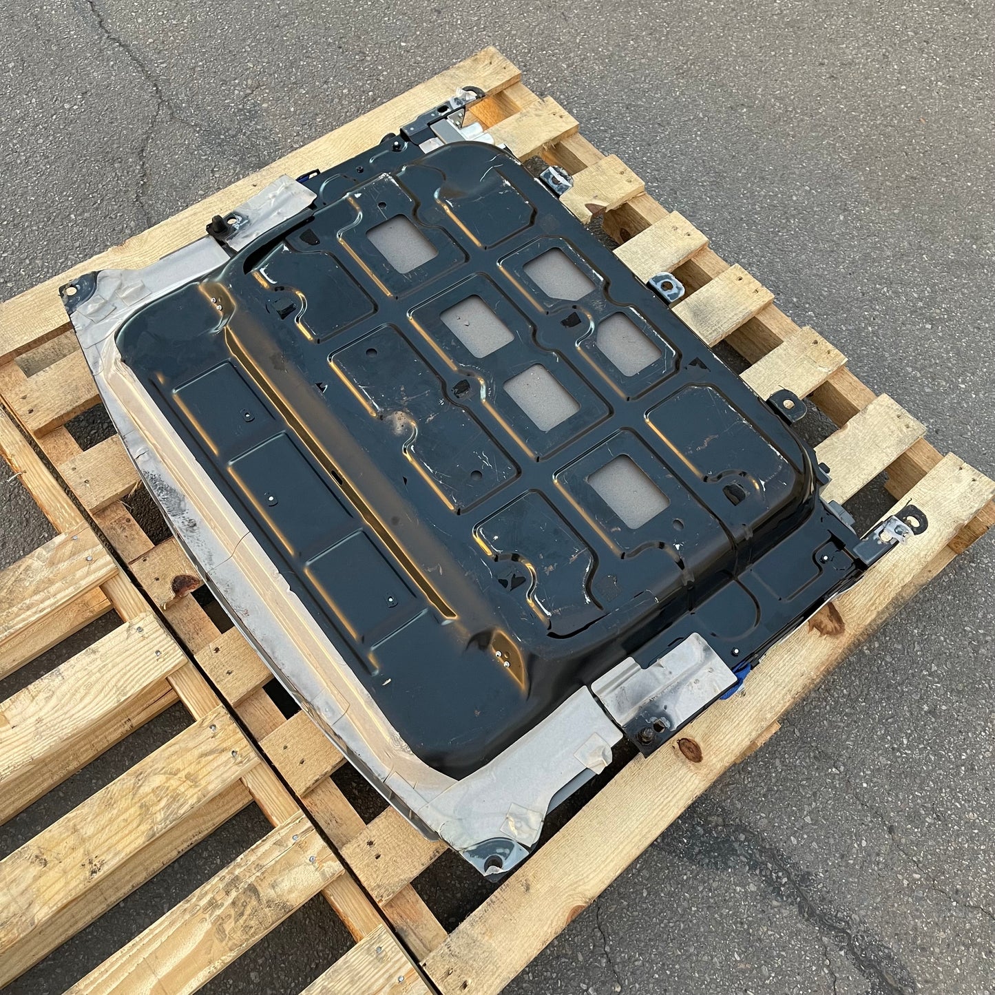 ZA@ Pallet of FORD Hybrid Battery For Escape 2005-2009 (AS-IS)
