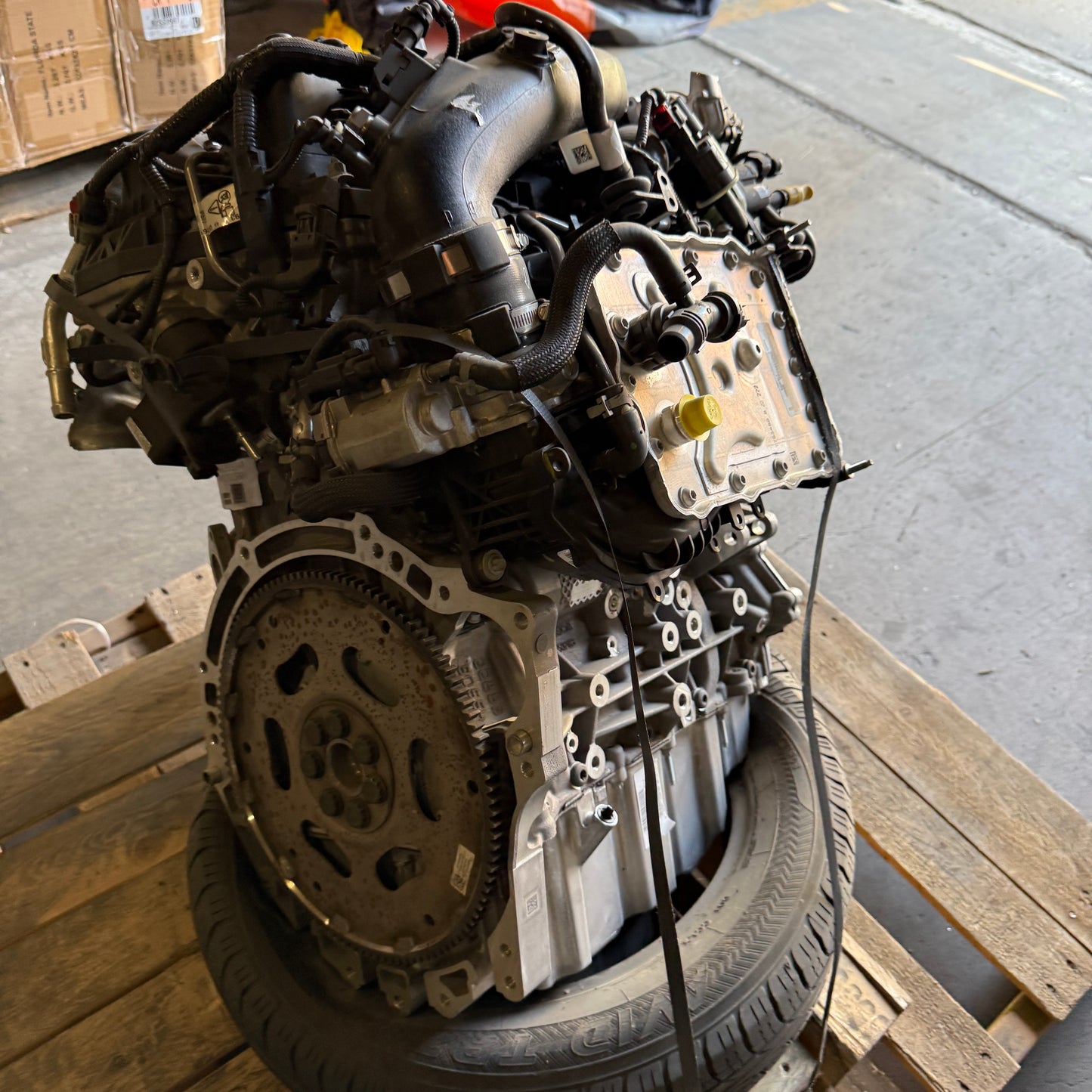 ZA@ MOPAR (Some Damage, but Never Used) Jeep Wrangler Engine (Electric / Gas?) 2020-23 04893726CB 2.0L L4 (AS-IS)
