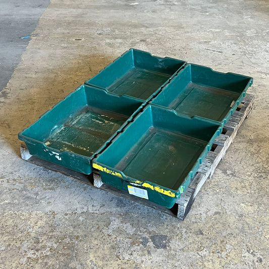 ZA@ Pallet of Green Plastic Containers Sz 18"W x 25"L x 5.5"H (AS-IS)