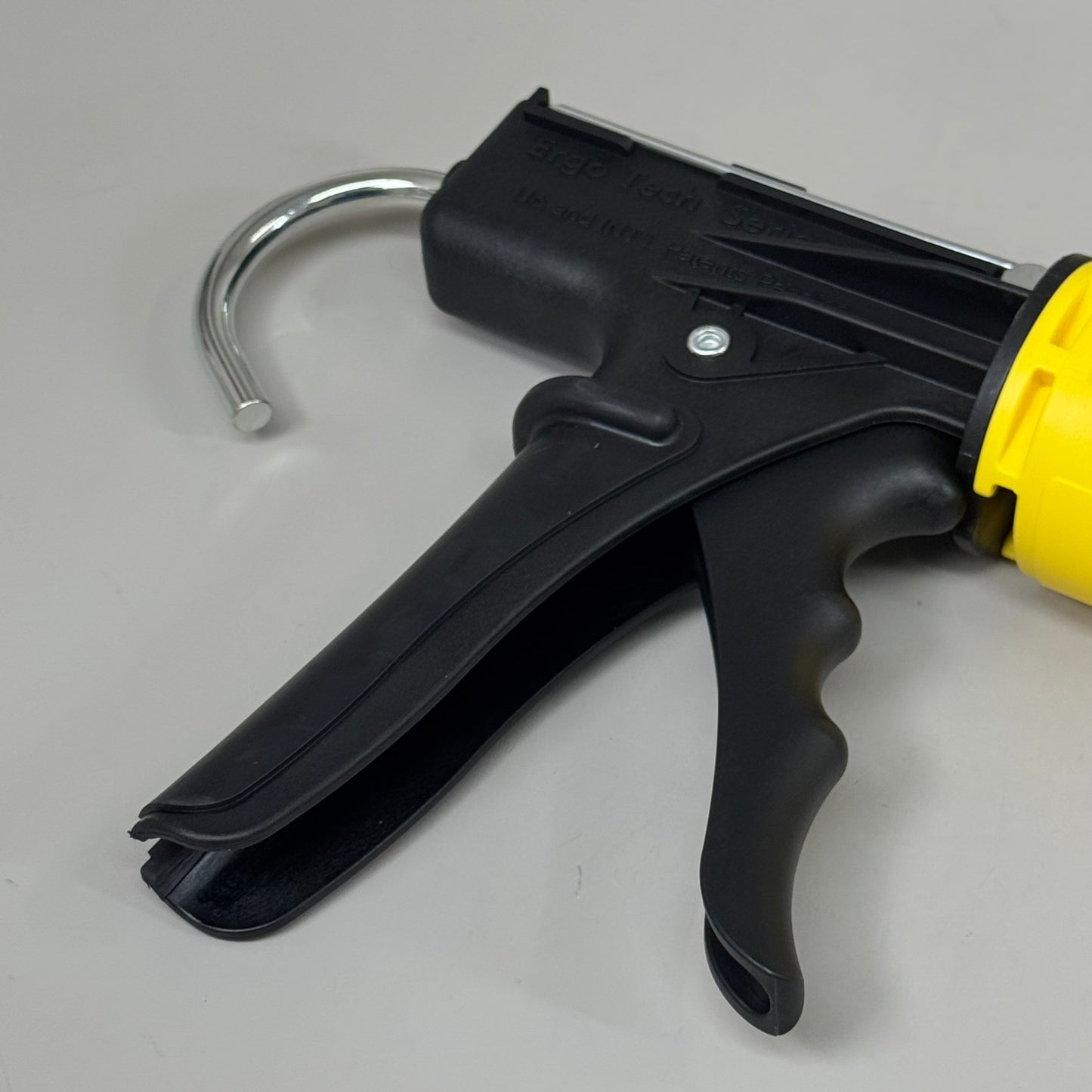 DRIPLESS The Yellow Gun Caulking Light to Mid-Weight w/Ergonomic Trigger ETS2000