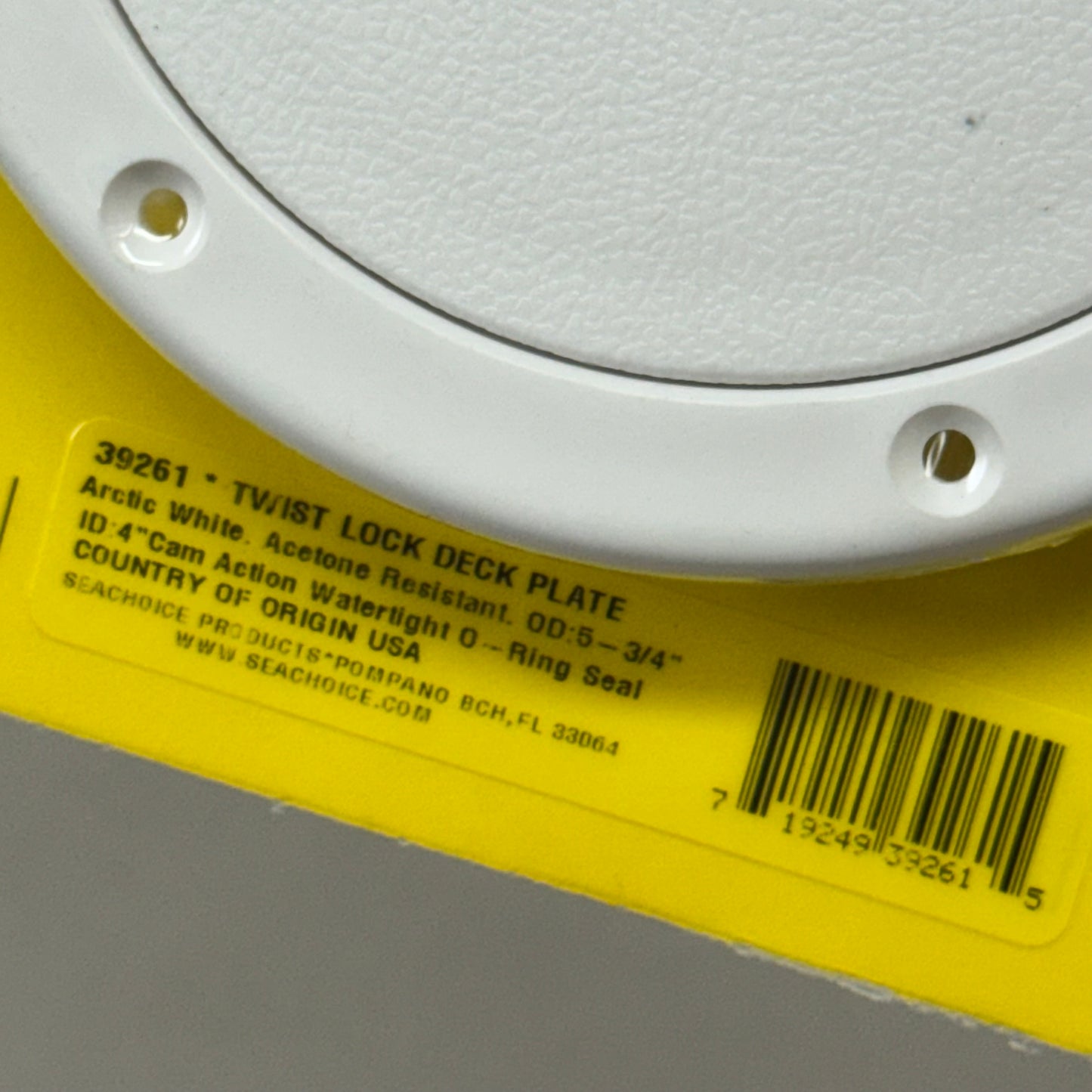 SEACHOICE Artic White Twist N Lock Deck Plate For Boats 9"x7"x1" White 39261