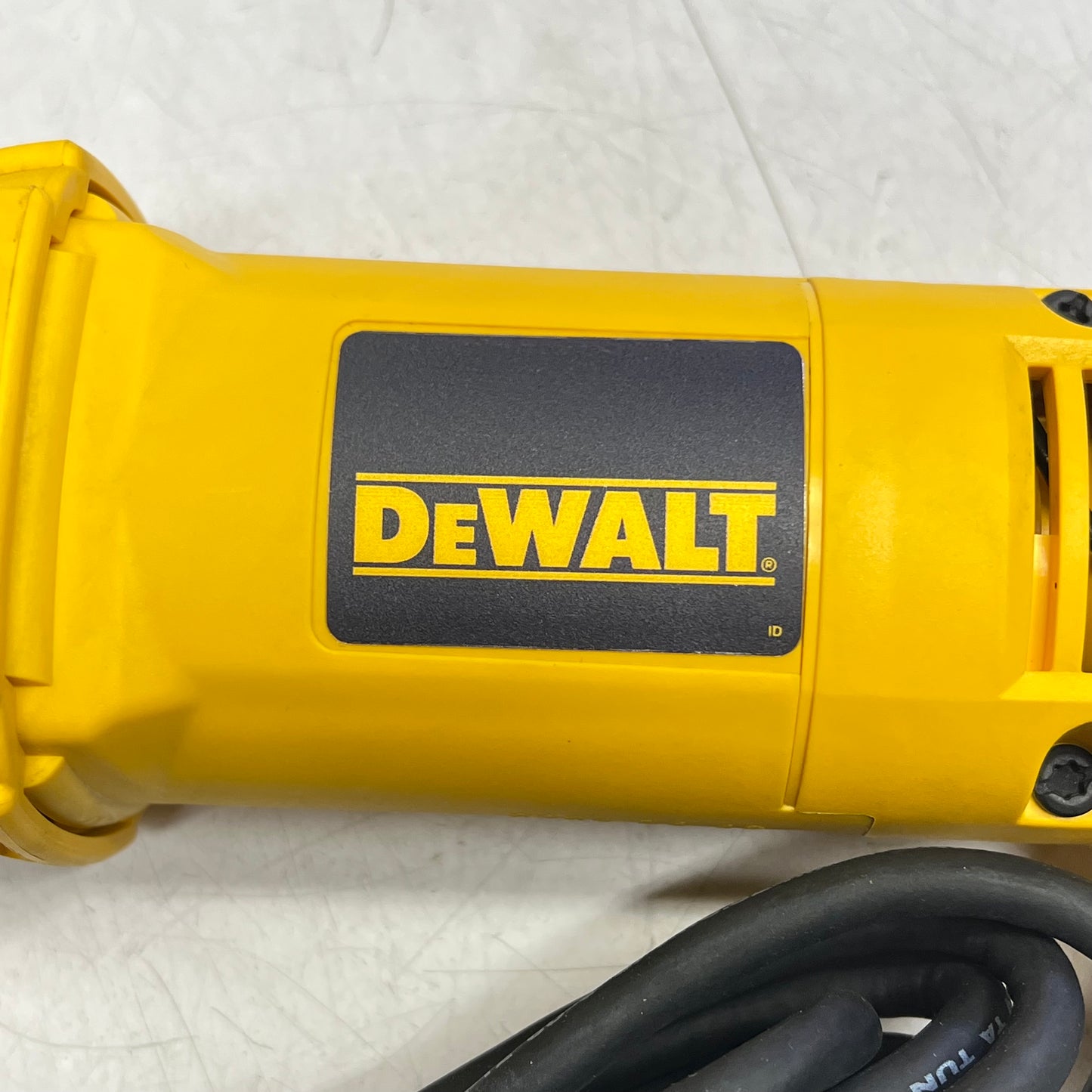 DEWALT Heavy Duty Cut-out Tool W/ Dust Shield  5Amp 30,000RPM Black/Yellow DW660