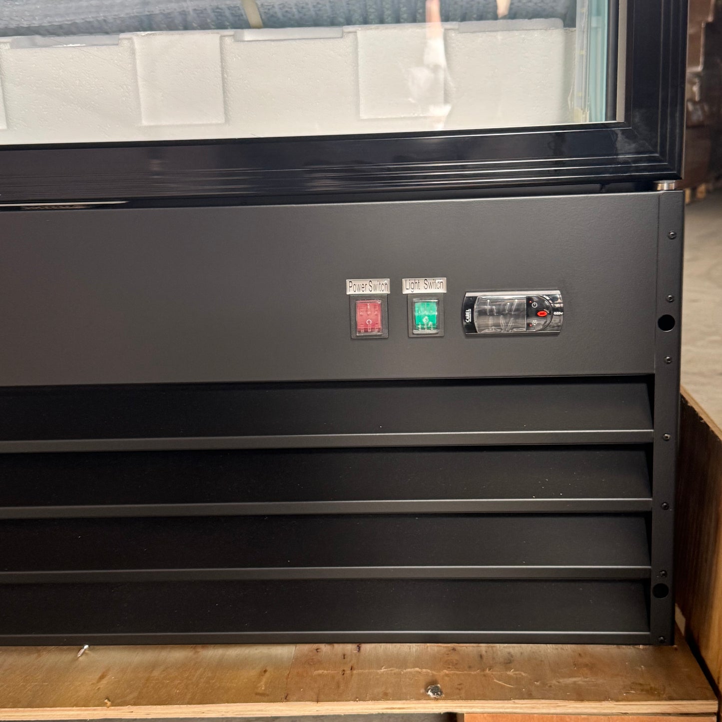 ZA@ Pallet of AVANTCO Merchandiser Refrigerator Sz 30"W x 78"L x 80"H, 178GD69HCB (AS-IS, Damaged)