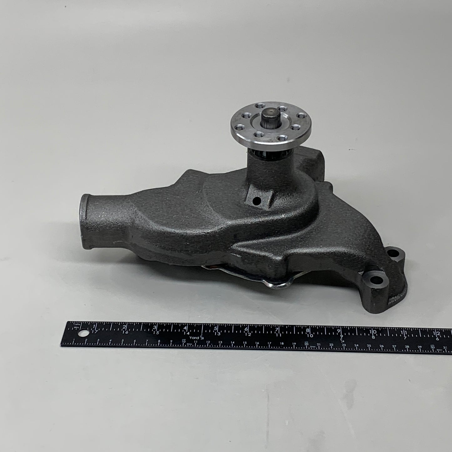 GMB Engine Water Pump for Chevrolet/GMC/Jeep/Pontiac Vehicles 189530 130-1350