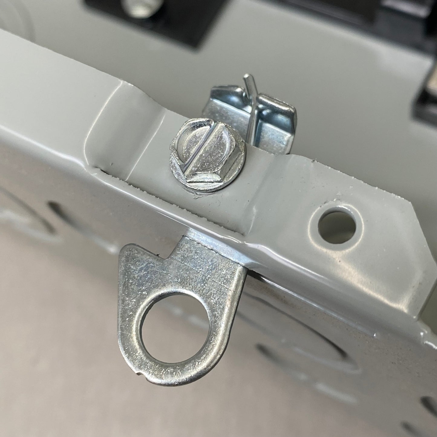 EATON CORPORATION Main Lugs Load Center 13"x11"x3.56" Grey BR816L125RP