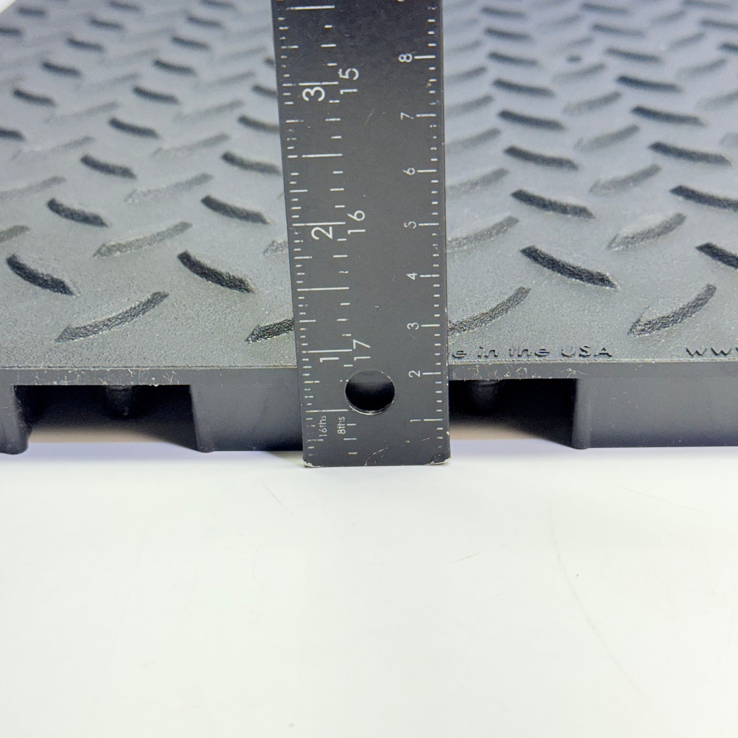 GLOBAL INDUSTRIAL Case Of 10 ErgoDeck Max Diamond-Plate Mat 7/8" 1.5' X 1.5'