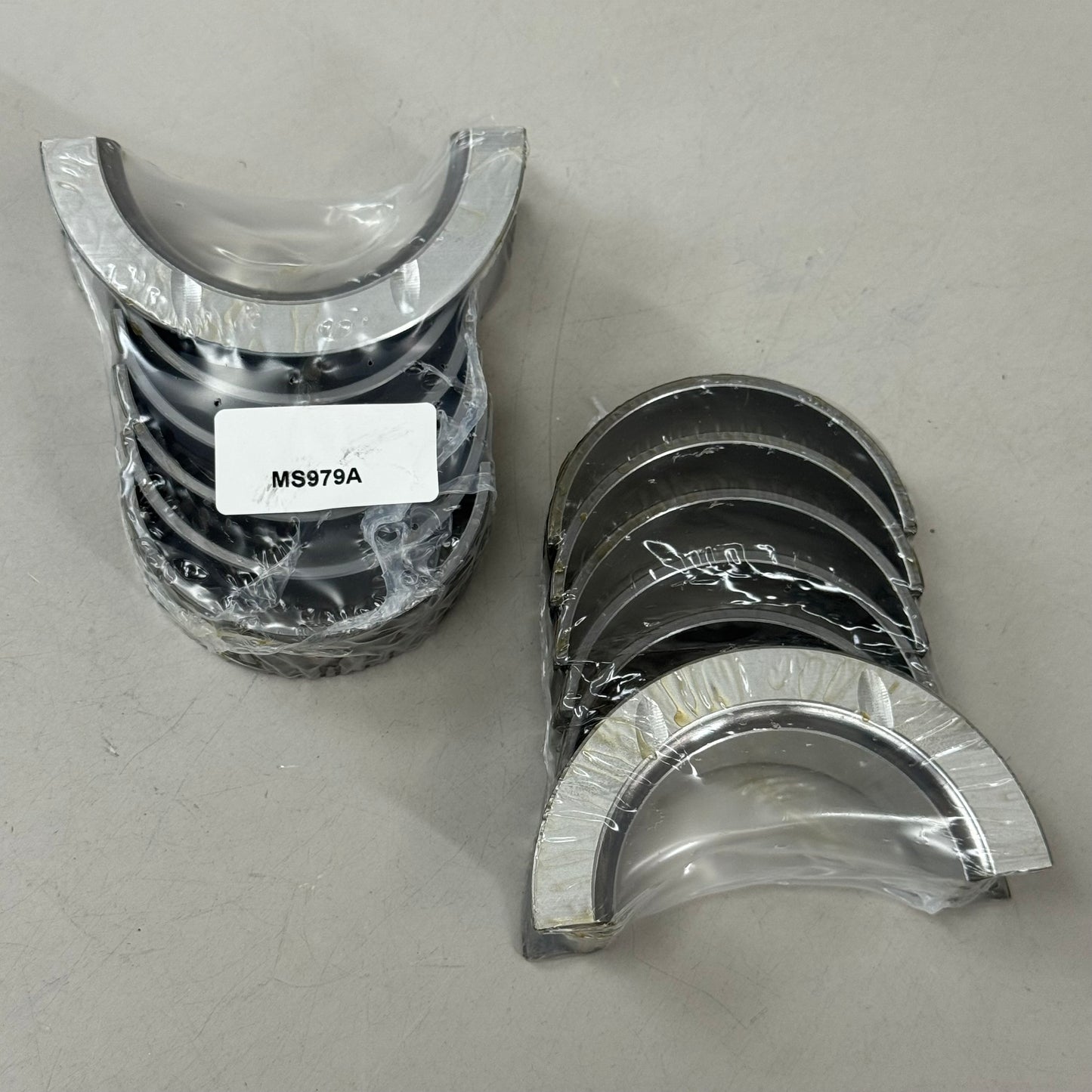 MAHLE Engine Crankshaft Main Bearing Set For Ford MS-979A